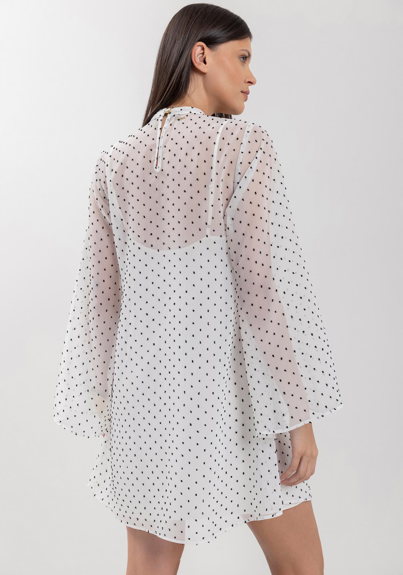 Vestido Curto De Mangas Longas Em Chiffon Com Po&aacute;s, , large.