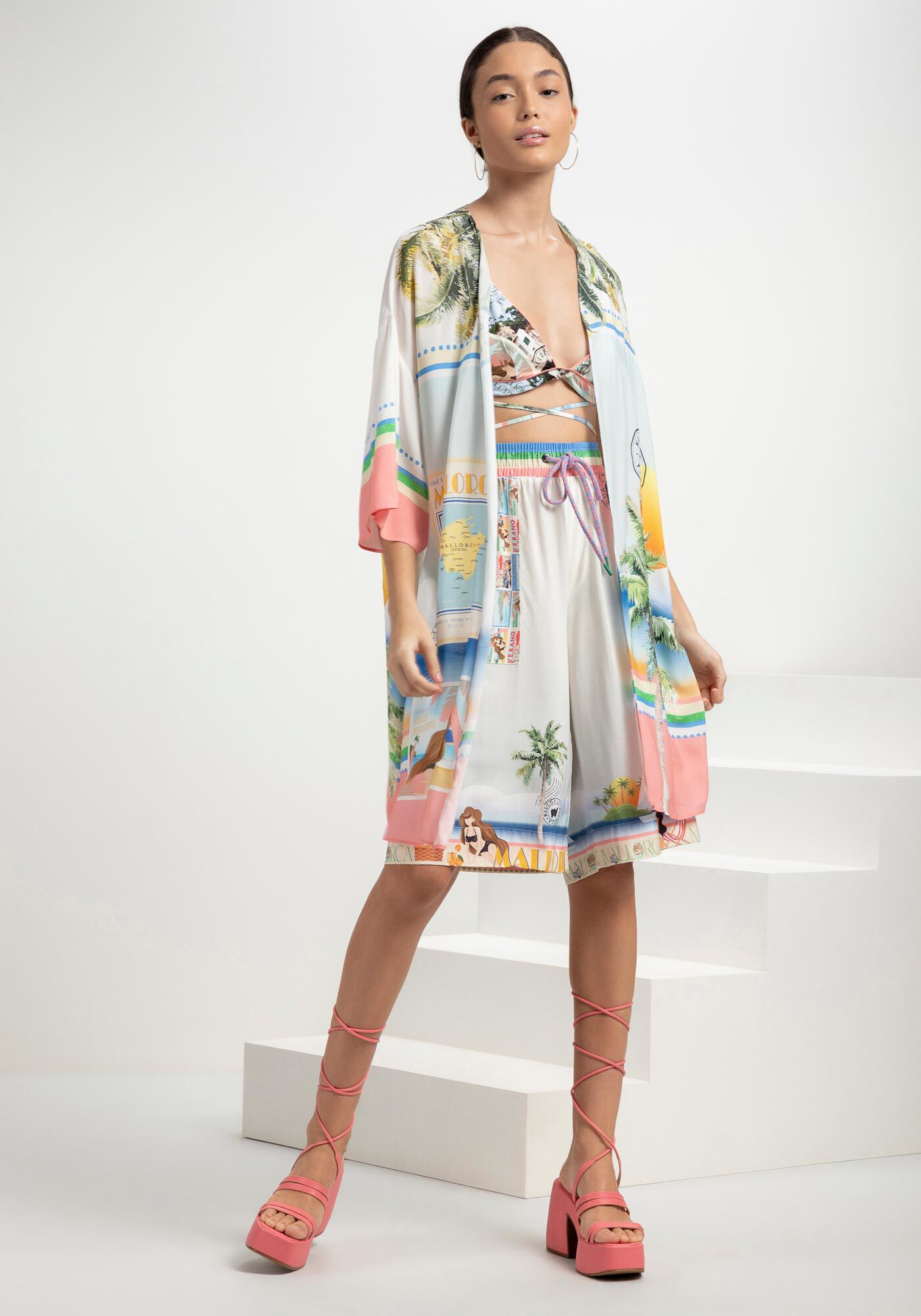 Kimono Amplo em Viscose com Estampa Postais, POSTAIS, large.