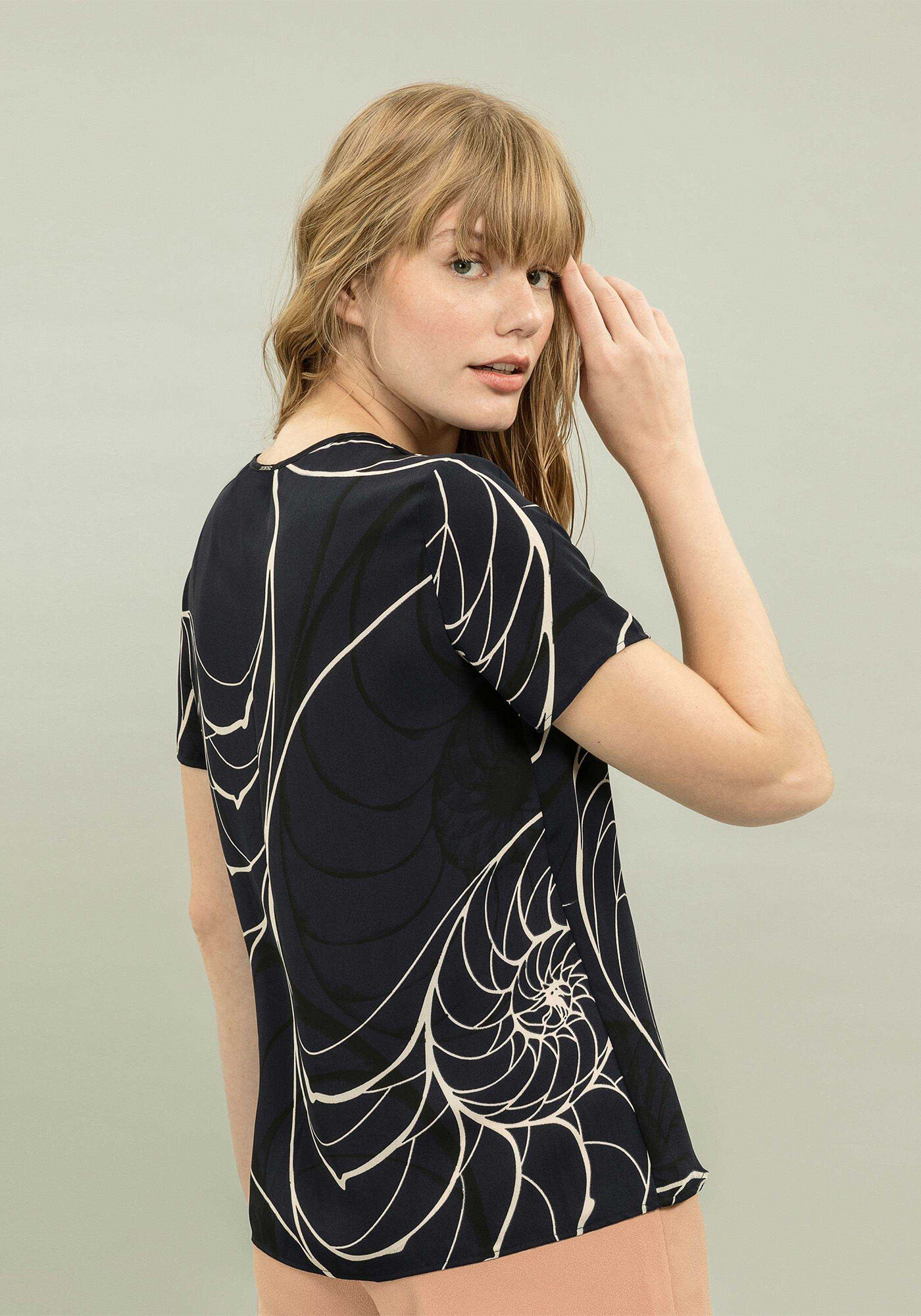 Blusa Piercing Estampa Honeycomb, , large.