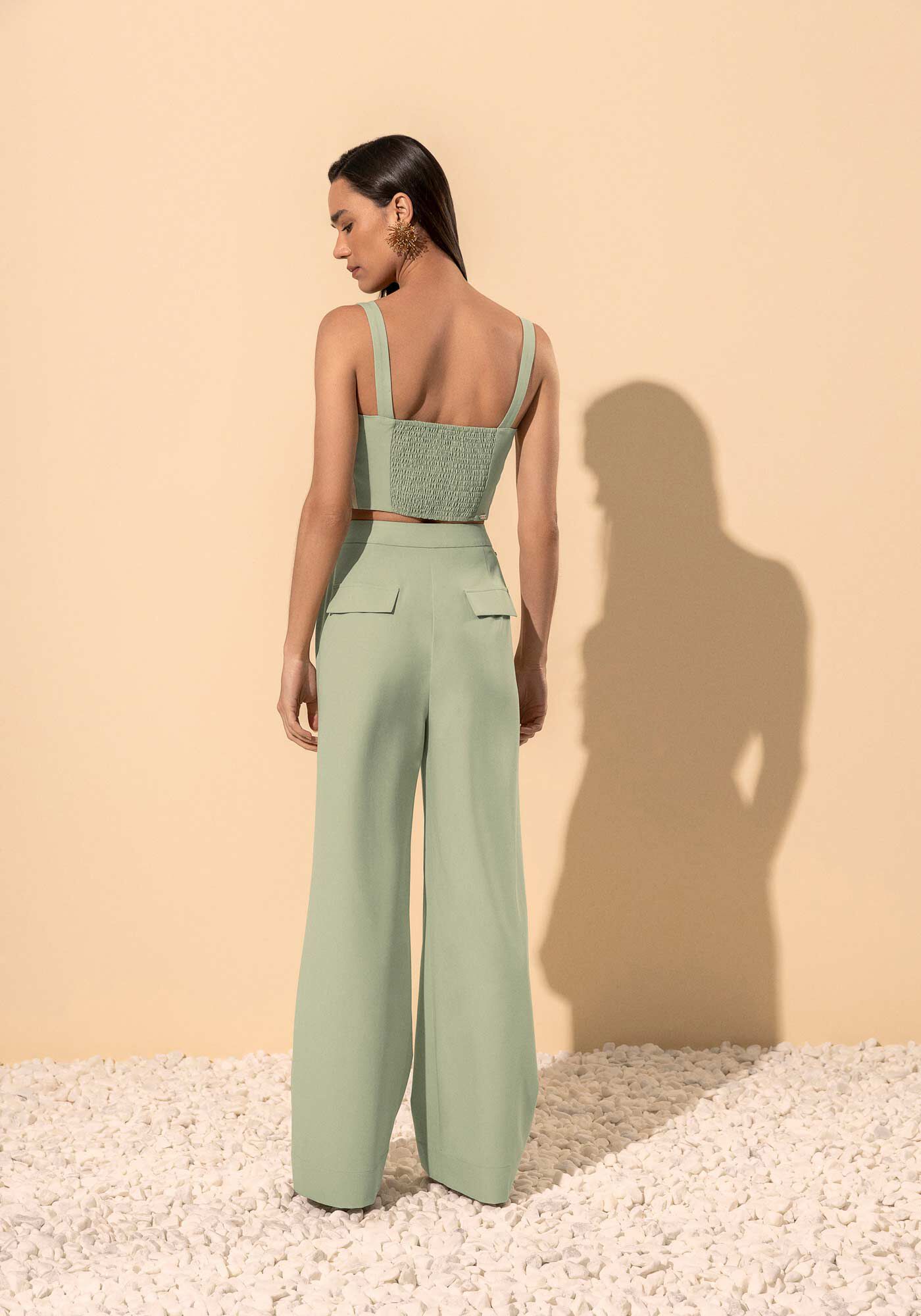 Blusa Cropped De Al&ccedil;as Com Bot&otilde;es E El&aacute;stico Nas Costas, VERDE SPA, large.