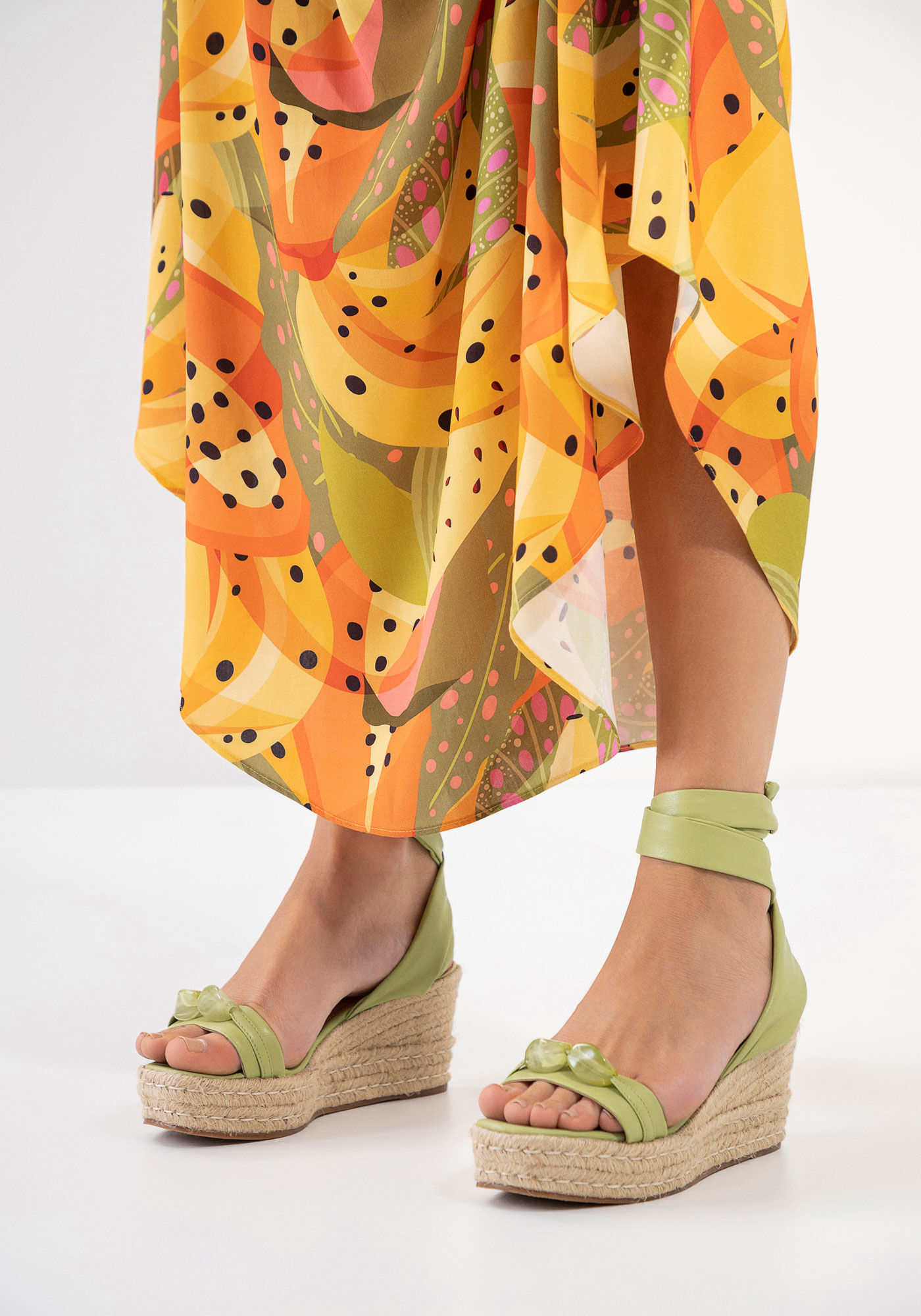 Vestido com salto hotsell anabela