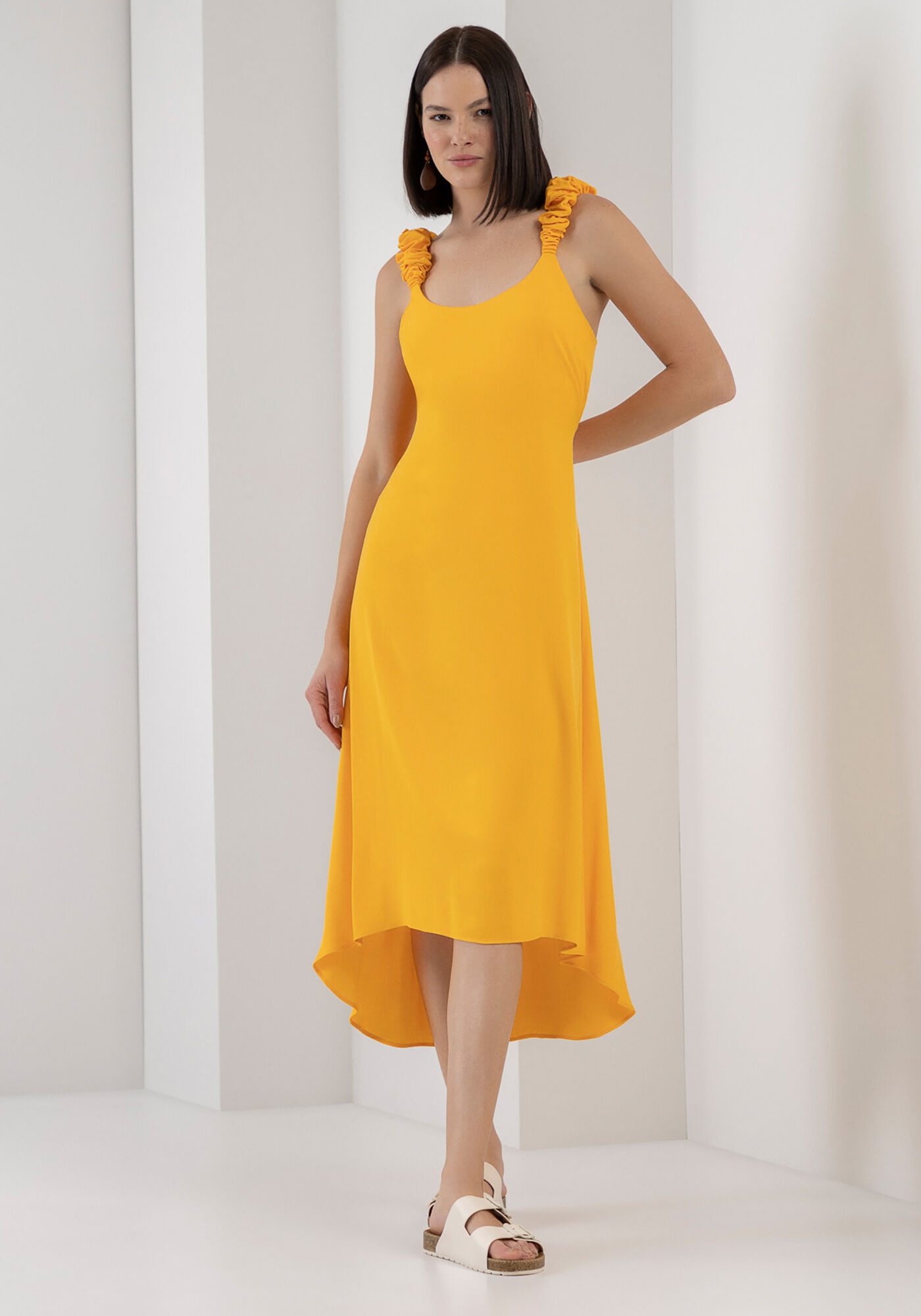 Vestido Midi em Crepe com Recorte Bufante Al&ccedil;as, AMARELO ENERGY, large.