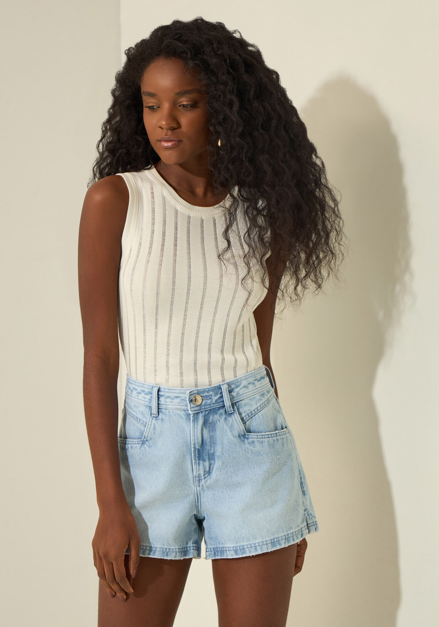 Shorts Jeans Com Cintura M&eacute;dia Linha A, JEANS, large.