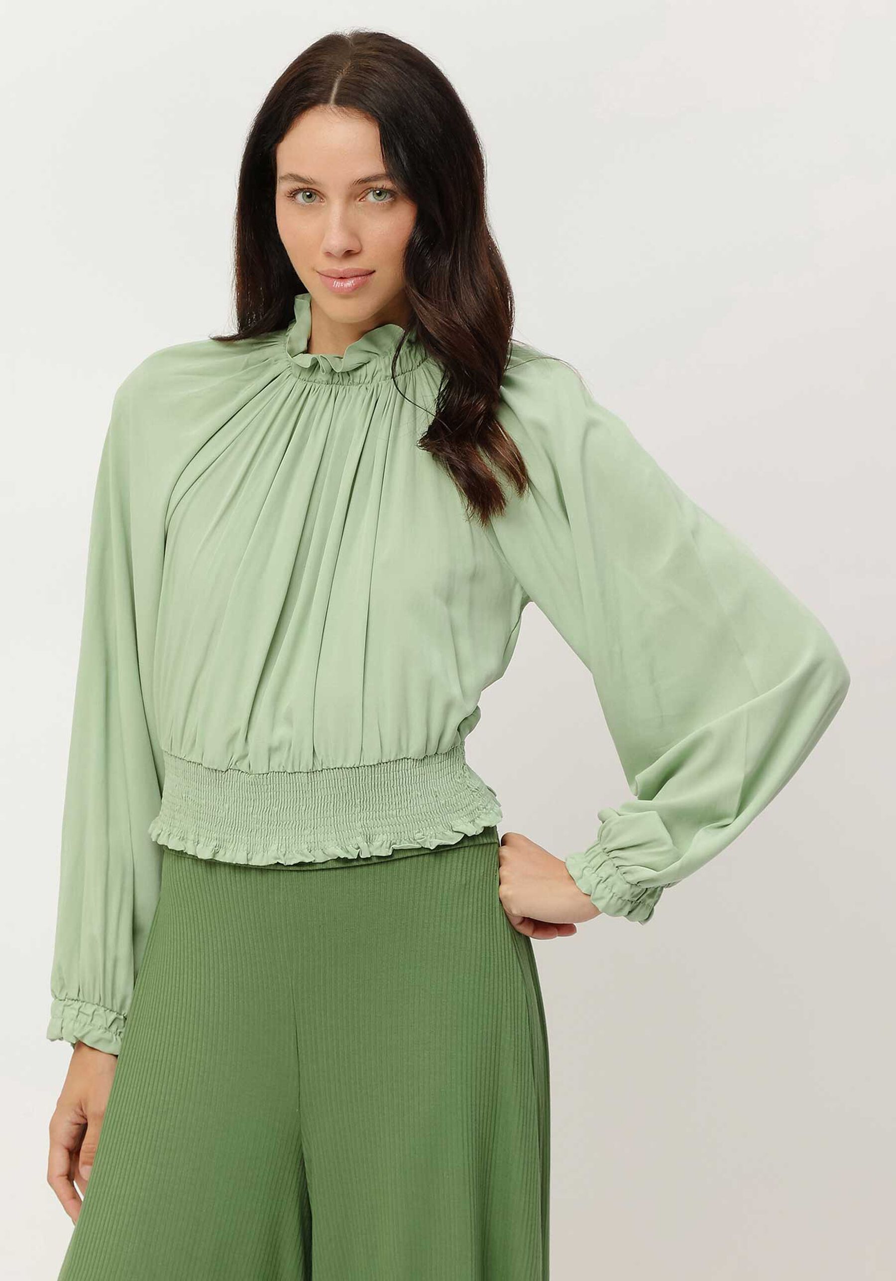 Blusa Manga Longa Franzida com Gola Alta, . Blusa Manga Longa Franzida com Gola Alta, , large.