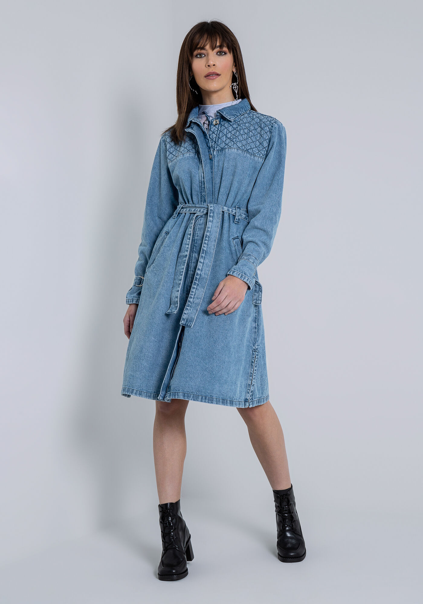 Sobretudo em Jeans com Recorte Matelass&ecirc;, JEANS, large.