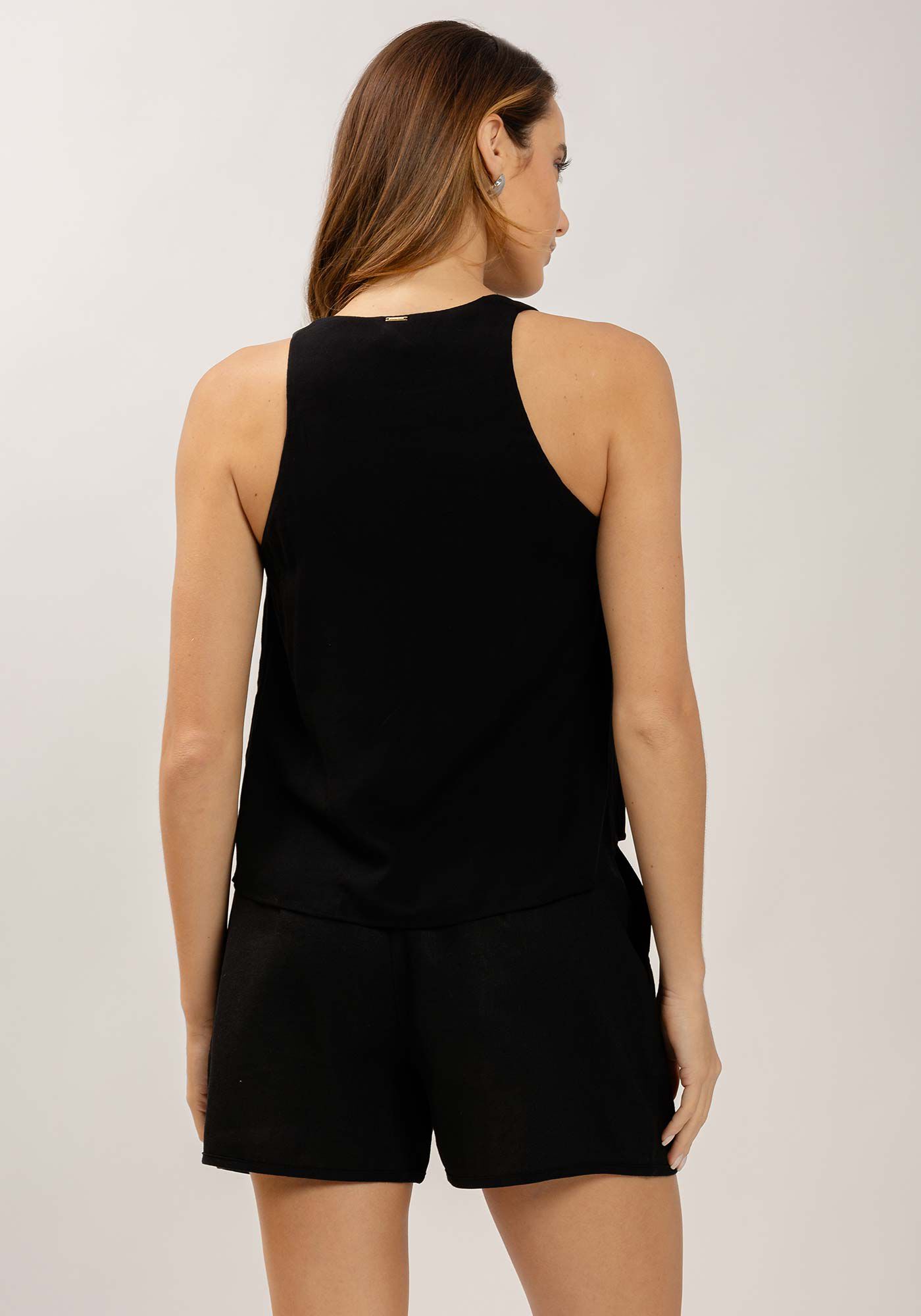 Blusa em Viscose com Decote Assim&eacute;trico e Detalhe, , large.