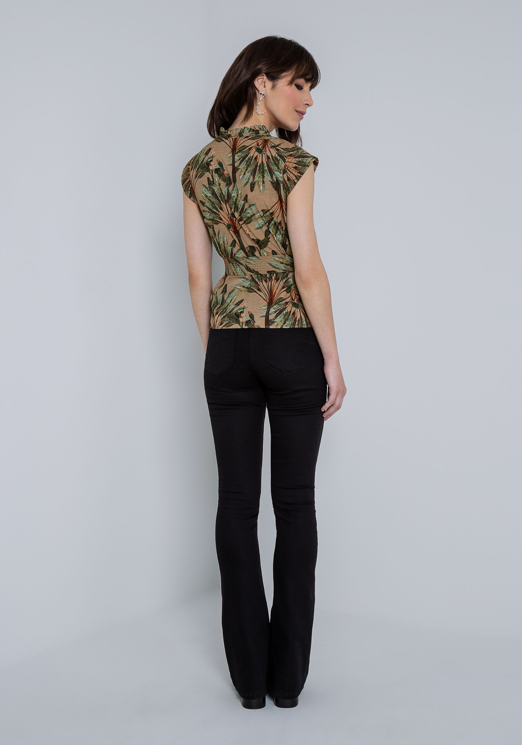 Blusa Estampada em Viscose com Botões e Cinto, . Blusa Estampada em Viscose com Botões e Cinto, , large.