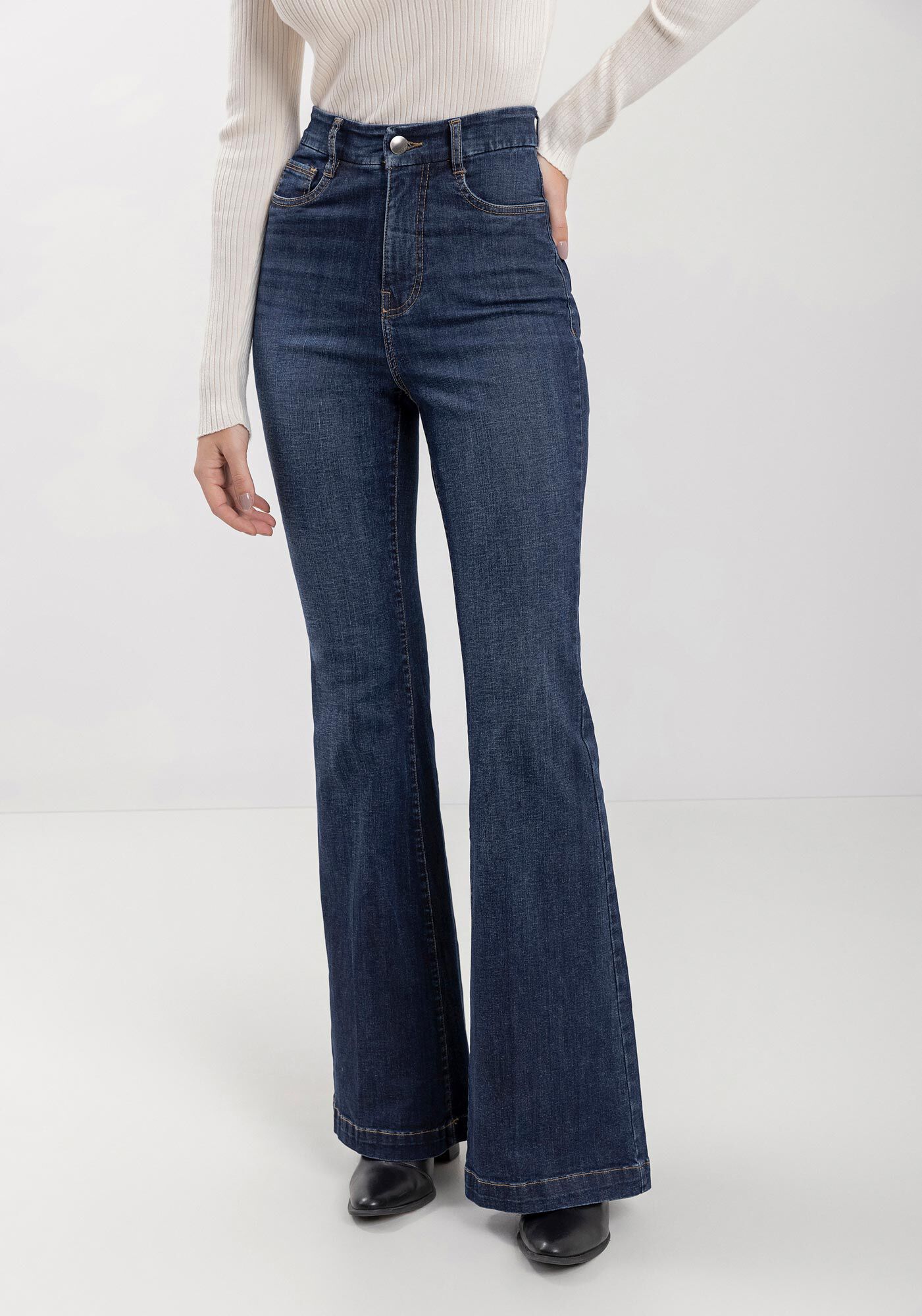 Cal&ccedil;a Jeans Flare Com Cintura Alta E Tecnologia Contour, JEANS, large.