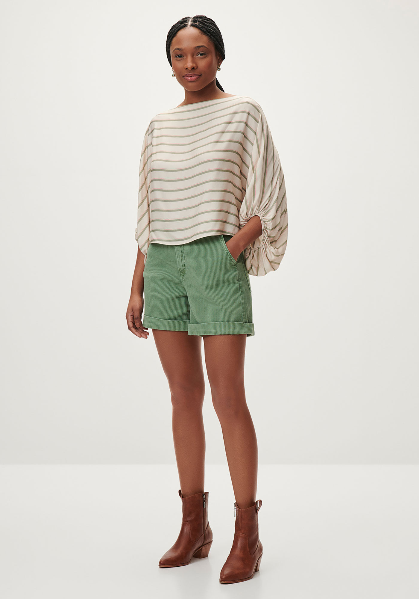 Blusa Ombro a Ombro em Viscose com M&aacute;xi Mangas, , large.