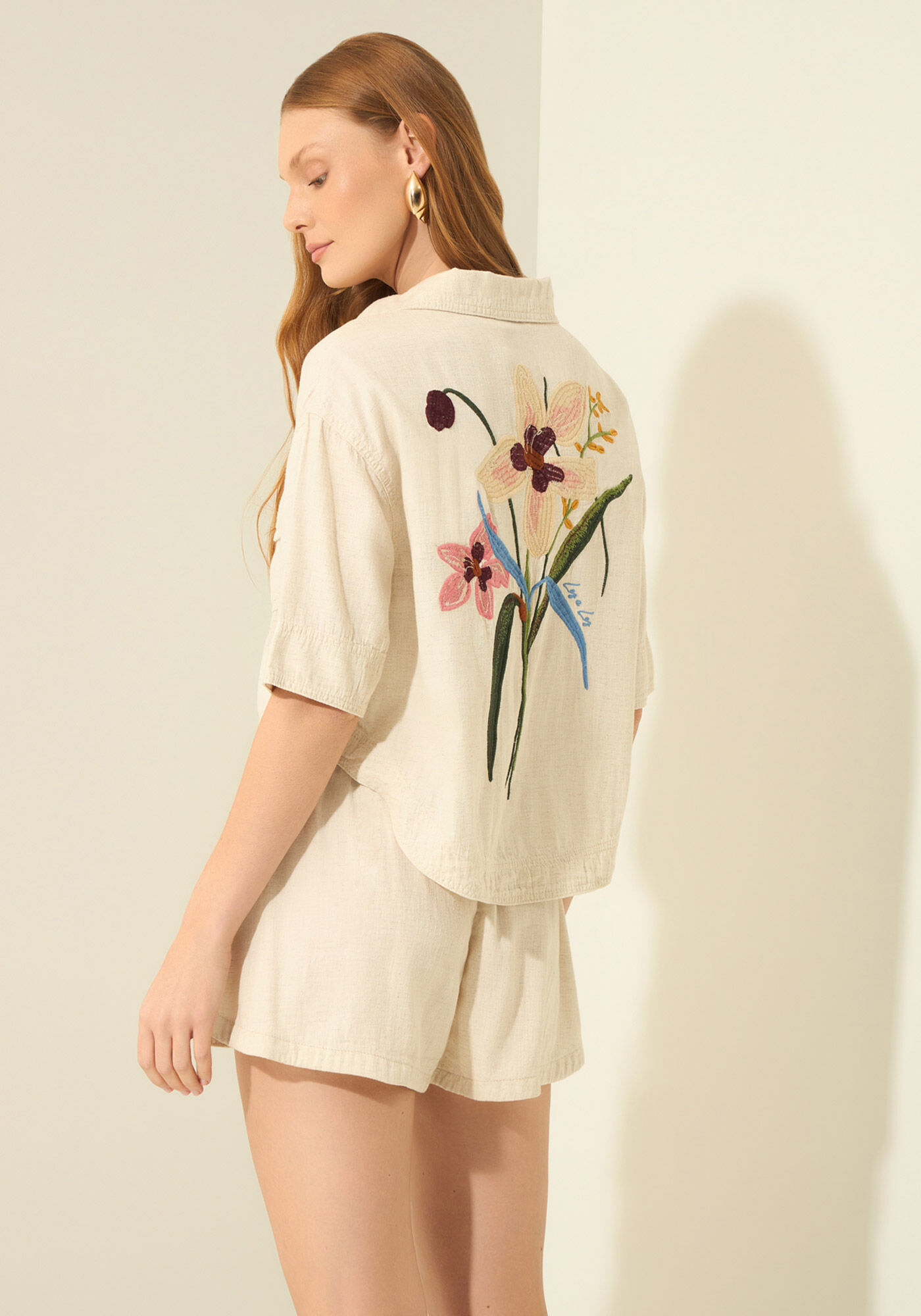 Camisa Cropped De Mangas Curtas Com Bordado Em Sarja E Linho, NATURAL, large.