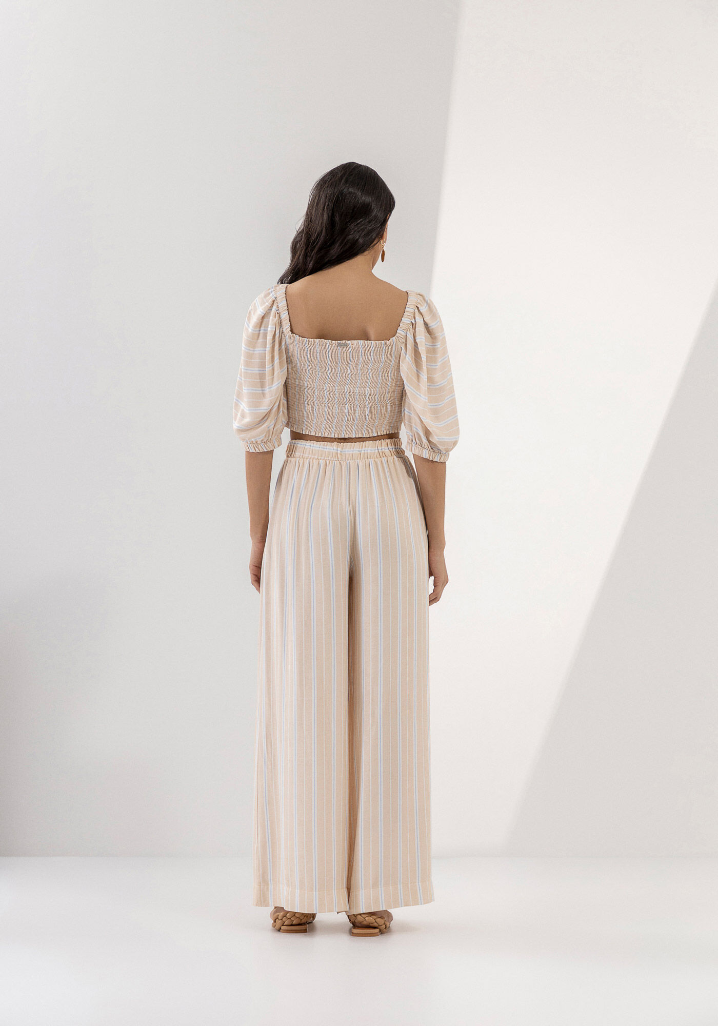 Blusa Cropped em Viscose com Amarra&ccedil;&atilde;o Frontal, , large.