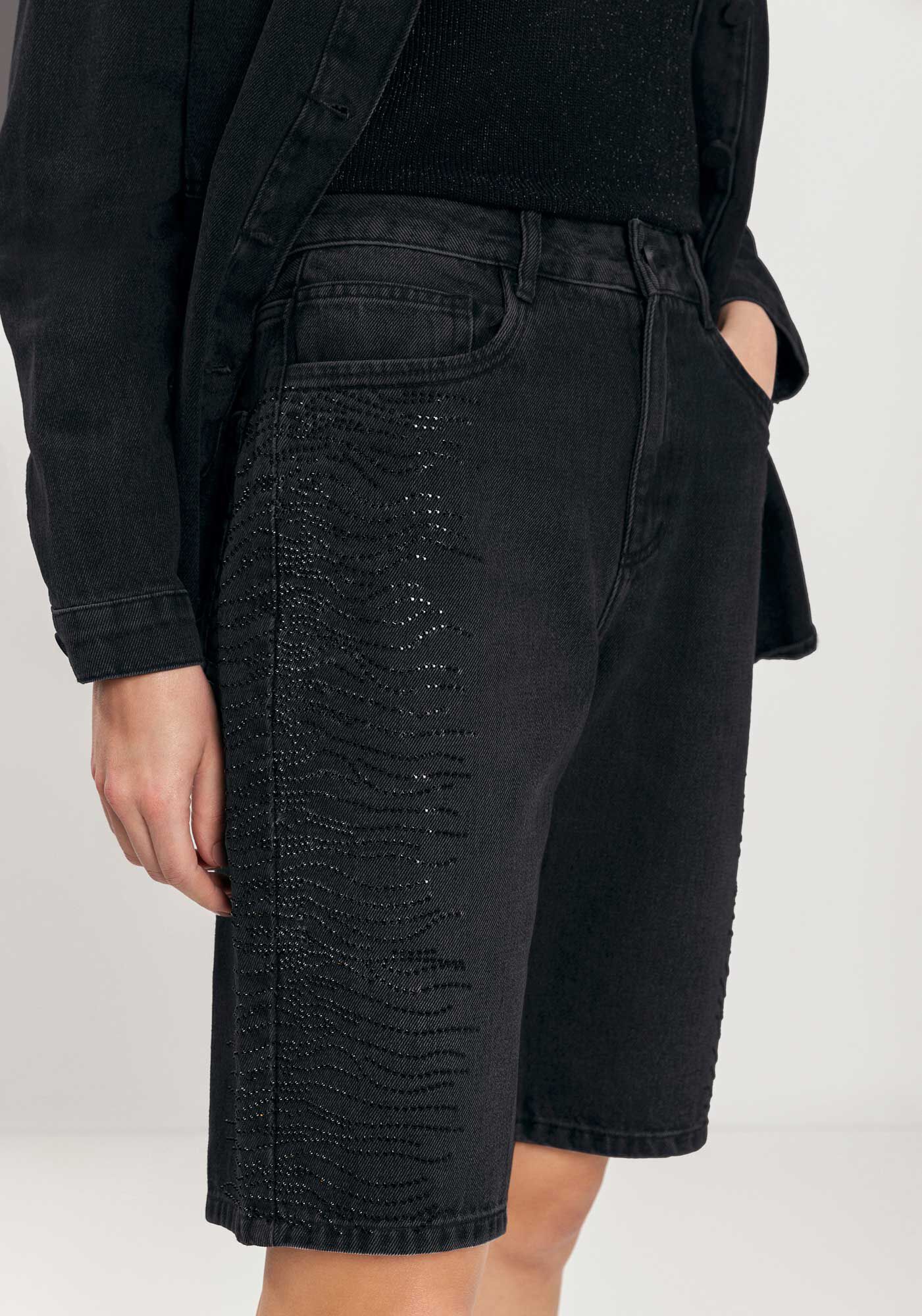 Bermuda Jeans Jorts Com Aplica&ccedil;&otilde;es Laterais De Strass, , large.