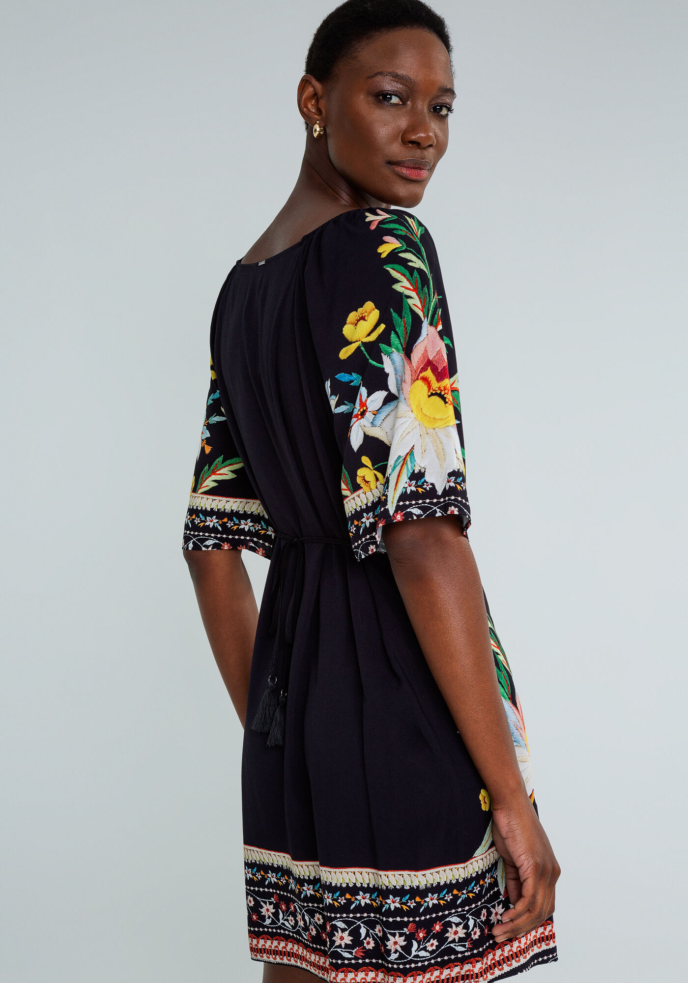 Vestido Curto Amarra&ccedil;&atilde;o Estampada, NOSTALGIA, large.