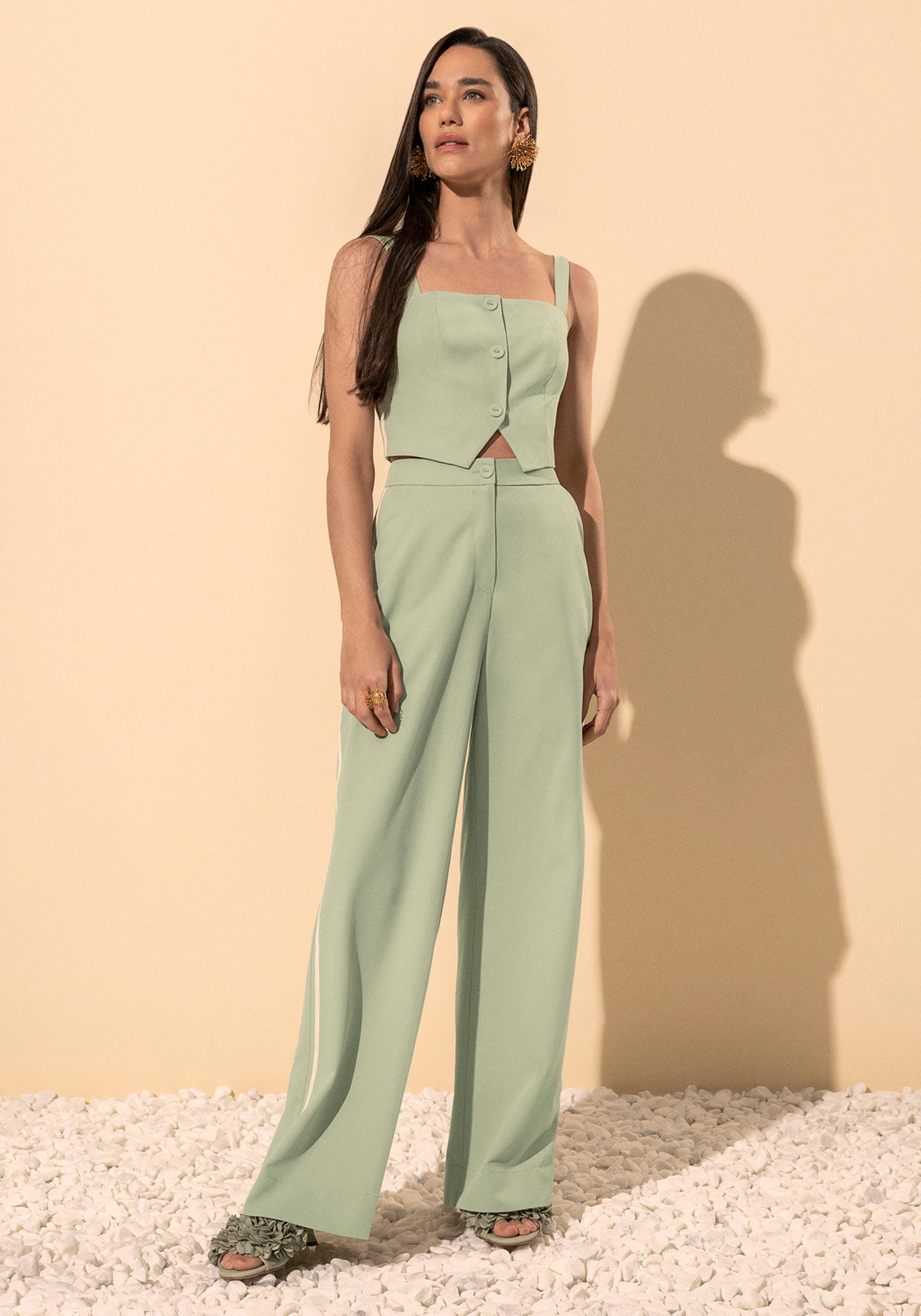 Blusa Cropped De Al&ccedil;as Com Bot&otilde;es E El&aacute;stico Nas Costas, VERDE SPA, large.