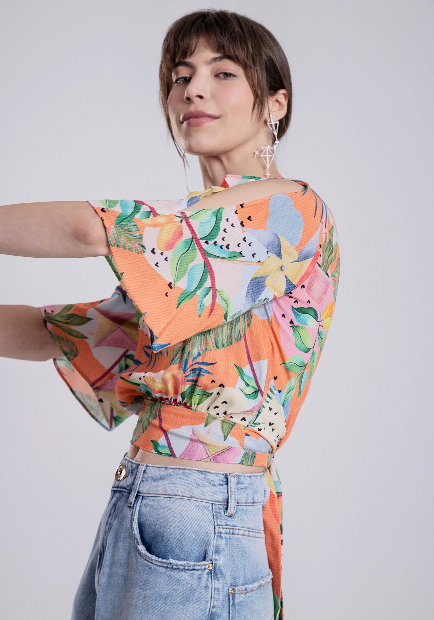 Blusa Manga 3/4 em Viscose com La&ccedil;o Costas, LUDICA, large.