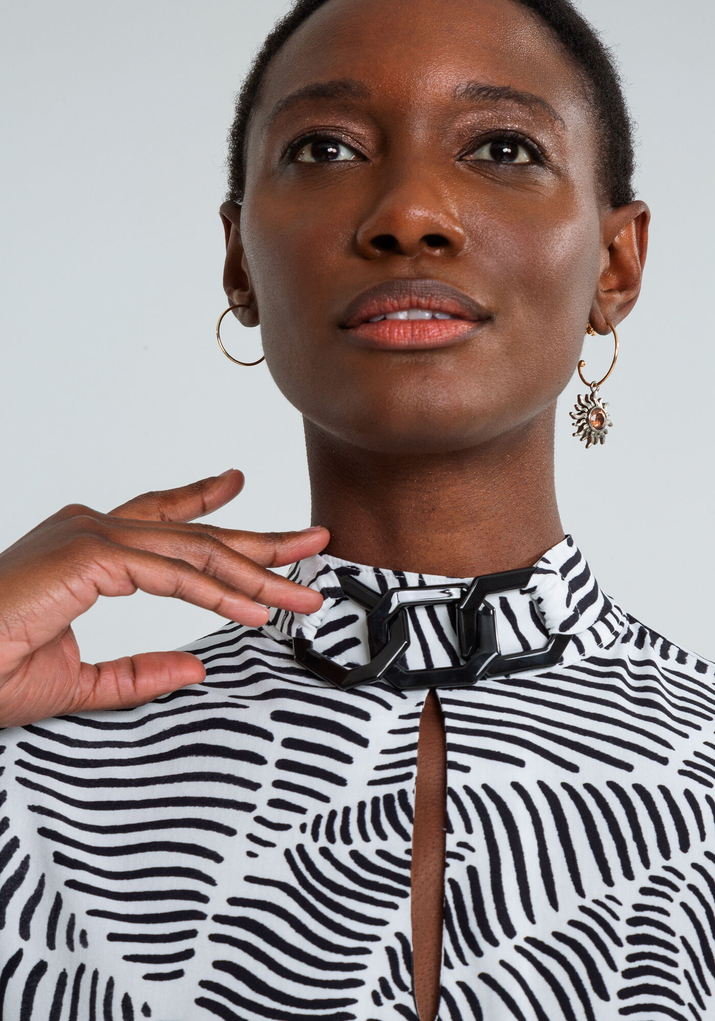 Blusa Corrente Gola Alta Estampa, REFLEXOS, large.