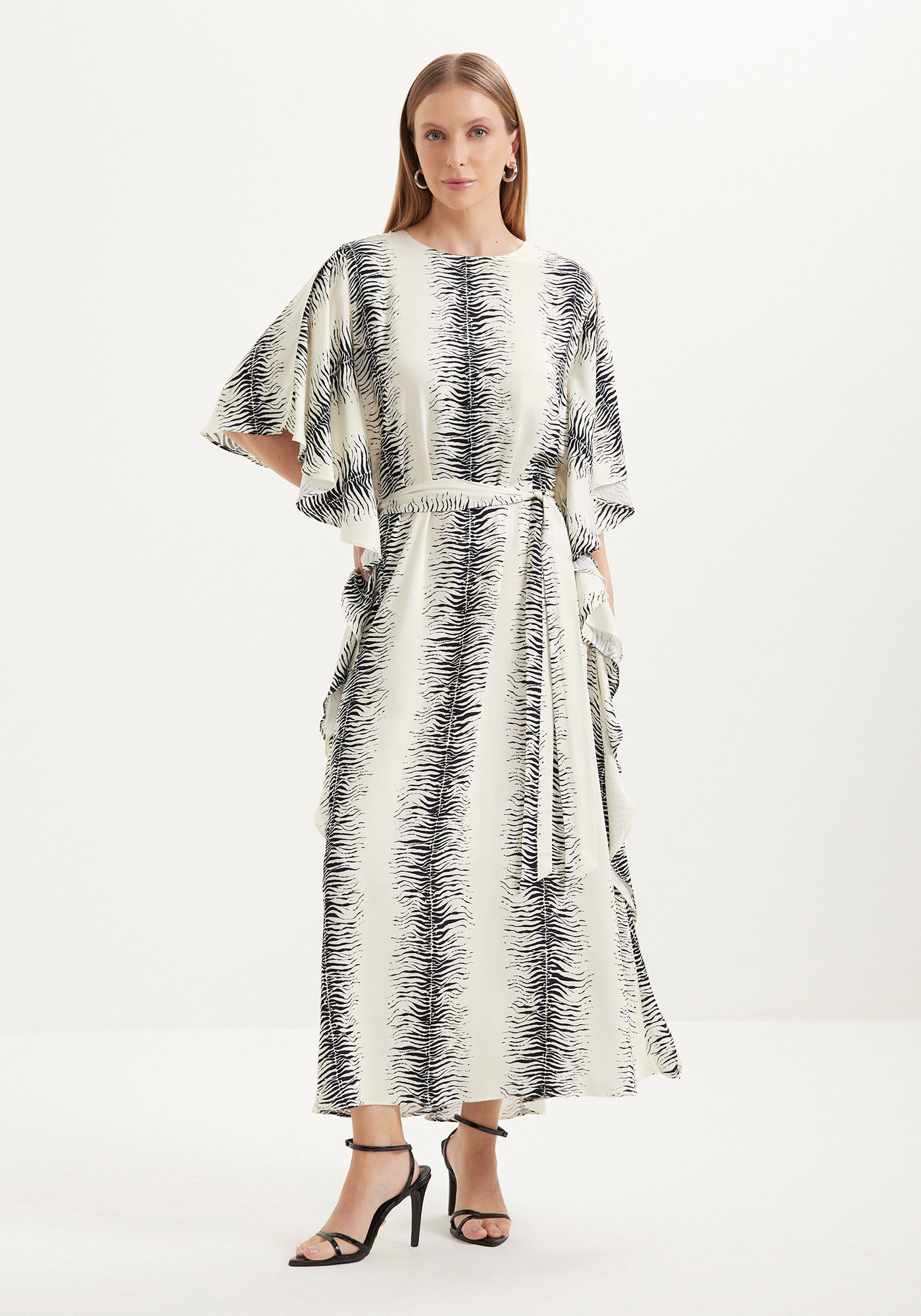 Vestido Ch&aacute; Estampado Com Mangas Amplas E Faixa, , large.