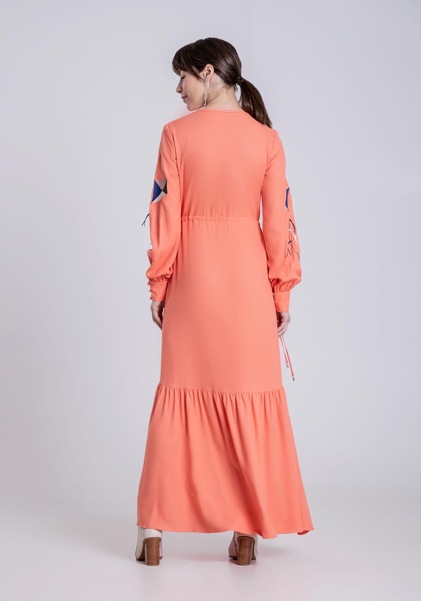Vestido Manga Longa e Bordado Lez a Lez