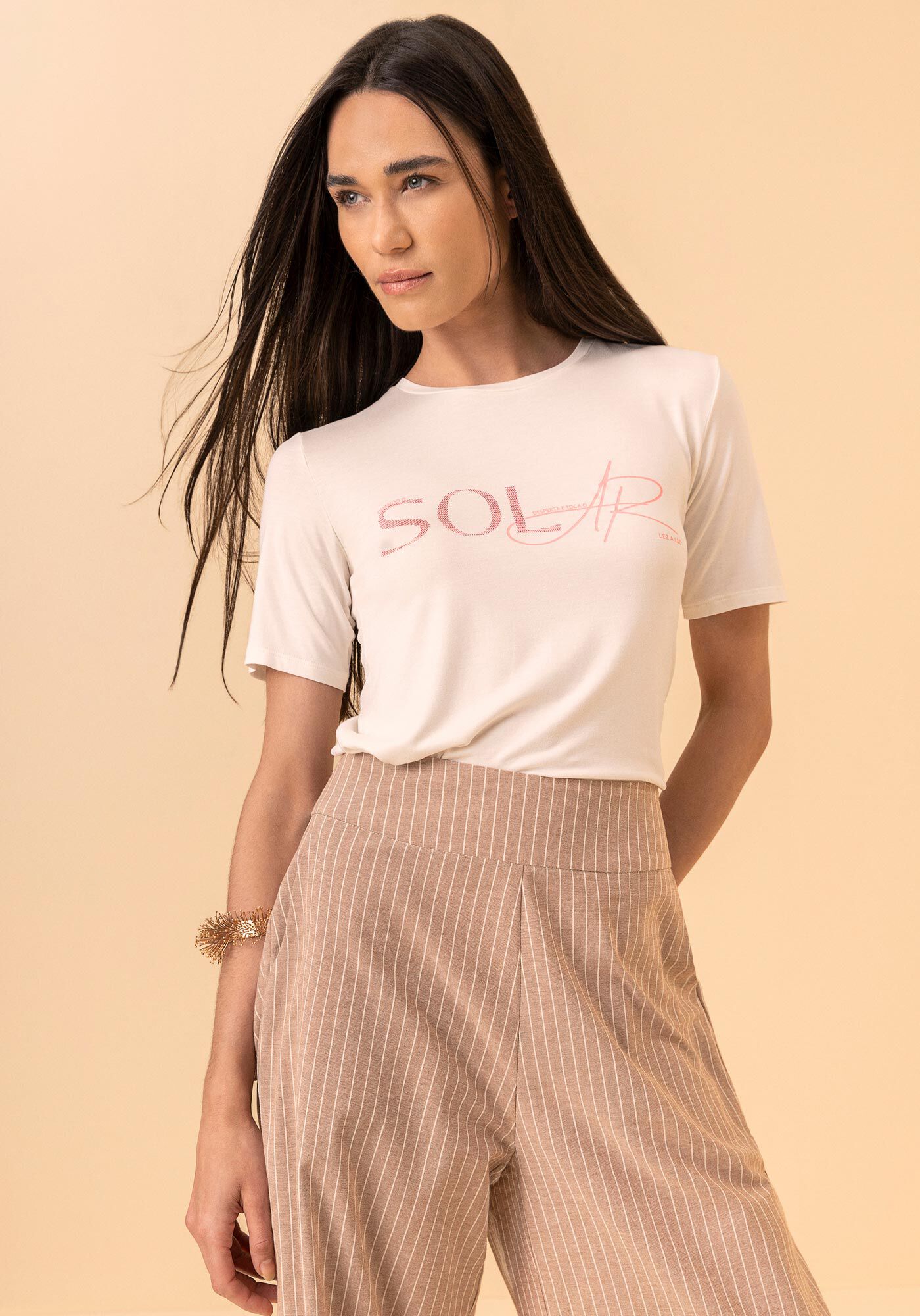 Blusa T-shirt Com Estampa Localizada De Mangas Curtas, BRANCO OFF WHITE, large.