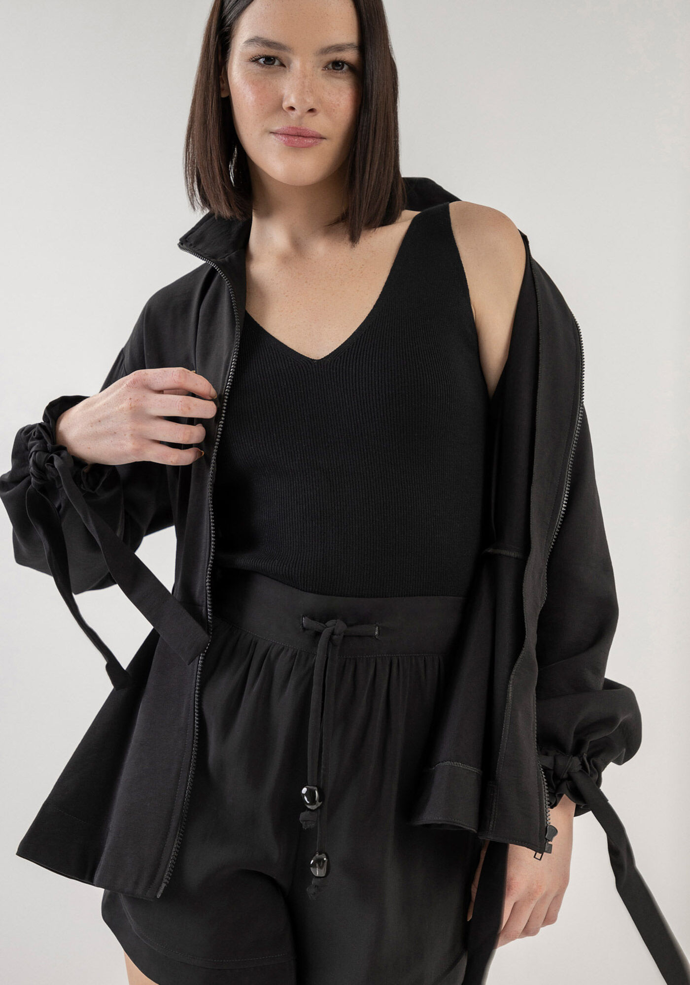 Regata em Tric&ocirc; com Decote V, PRETO REATIVO, large.