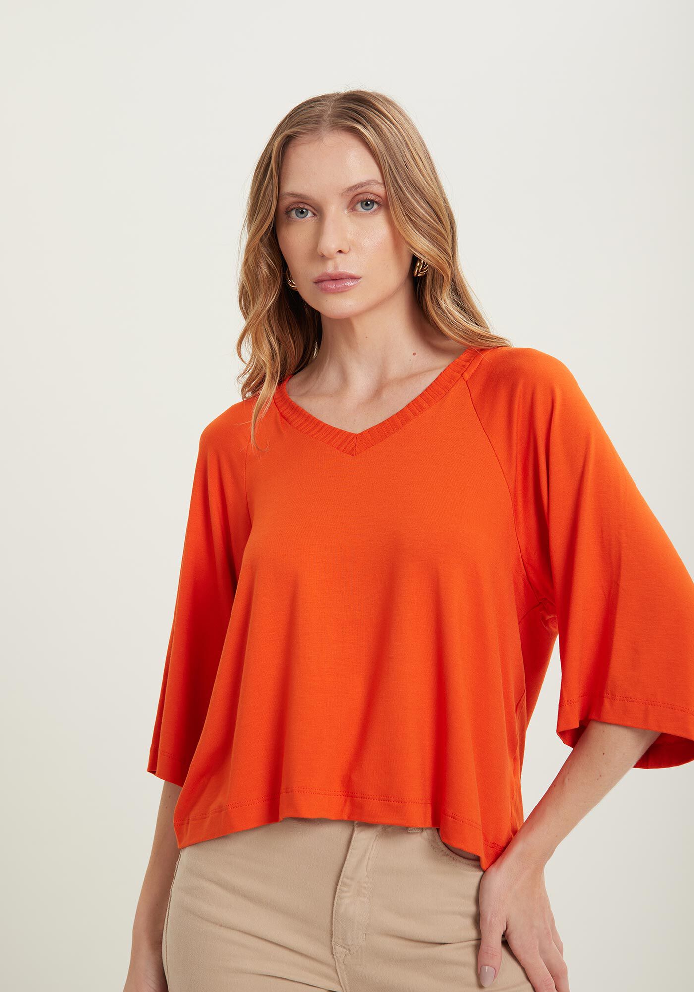 Blusa Ampla Com Mangas M&eacute;dias E Decote Em V, , large.