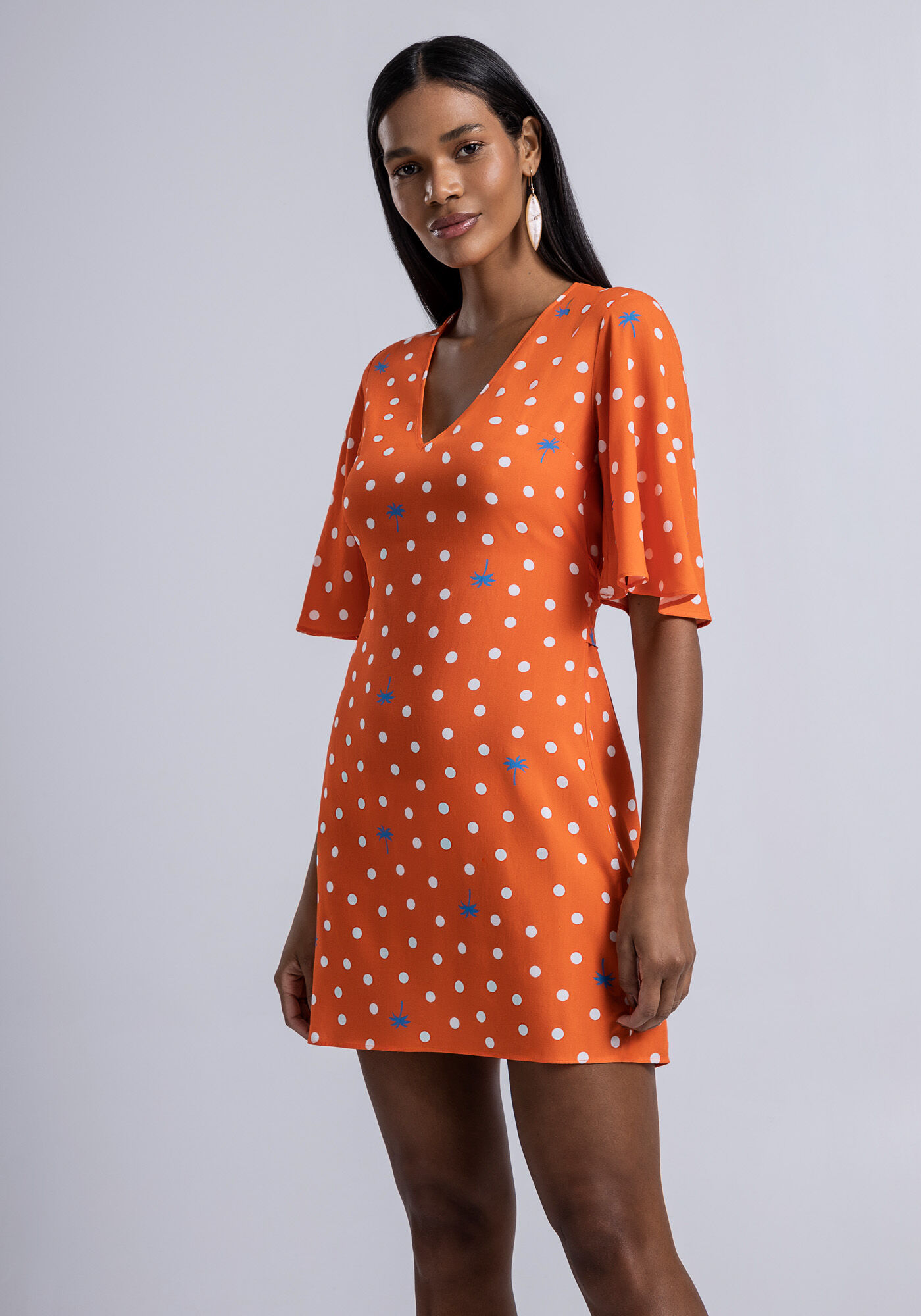 Vestido Curto Estampado em Viscose com Manga Sino, , large.