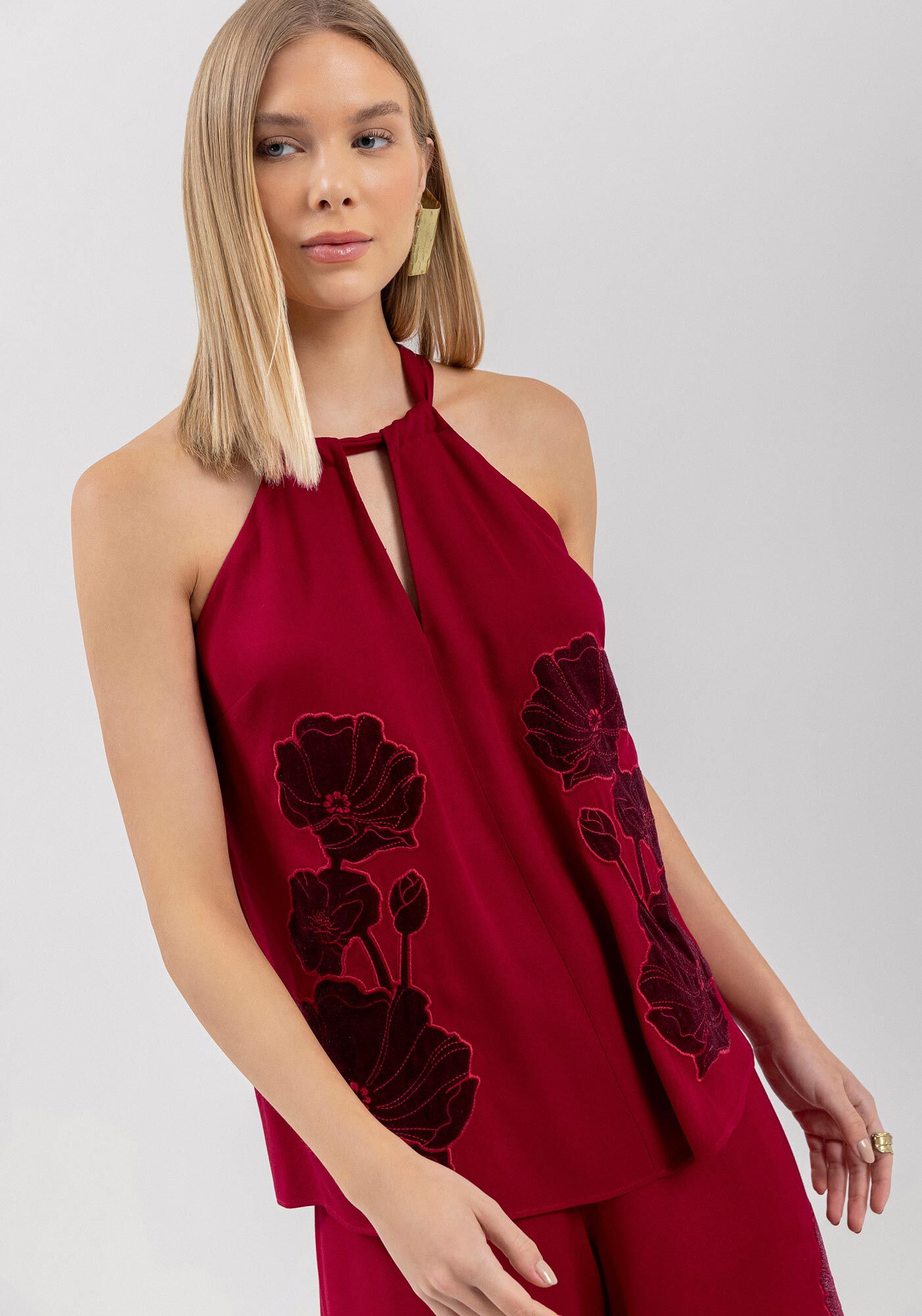 Blusa Fluida Sem Mangas Em Crepe De Viscose Com Bordados, , large.