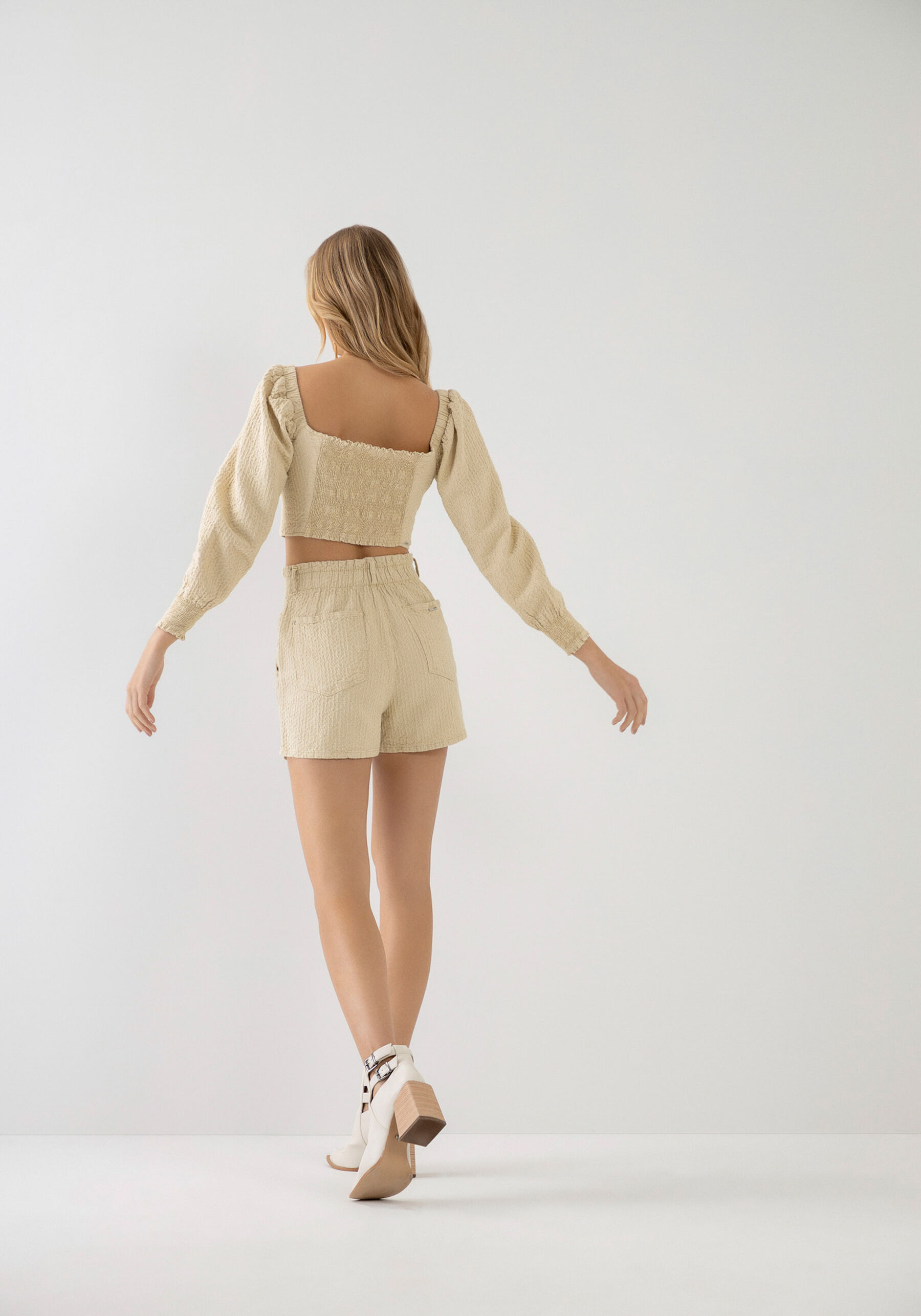 Shorts Hot Pant Super Alto Sustentável, BEGE OR FIV. Shorts Hot Pant Super Alto Sustentável, BEGE OR FIV, large.