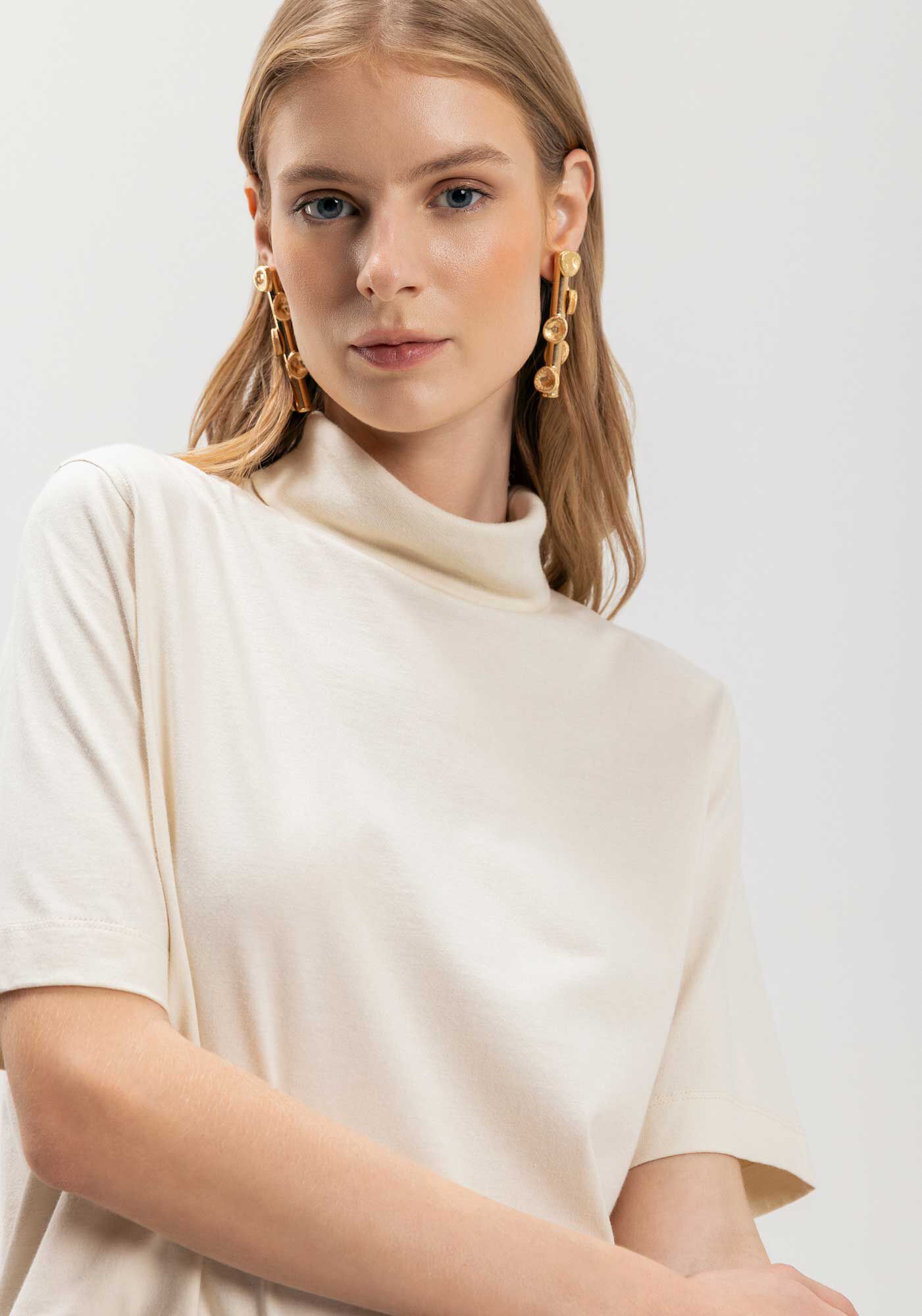 Blusa T-shirt Com Gola Alta Em Malha De Algod&atilde;o Penteado, , large.