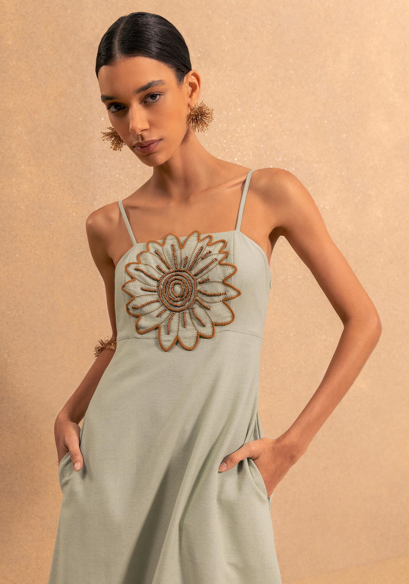 Vestido Ch&aacute; De Al&ccedil;as Finas Com Maxi Flor e Decote Reto, VERDE SPA, large.