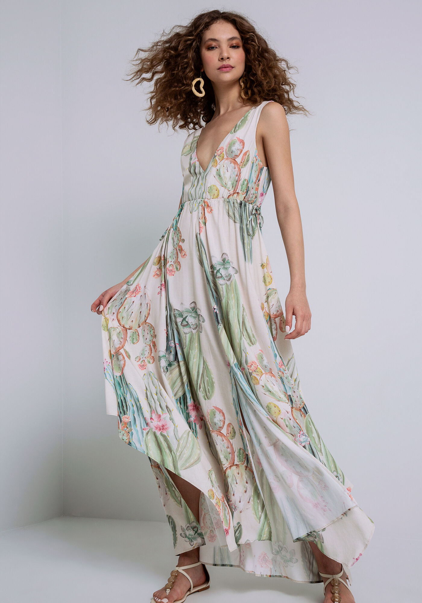 Vestido Longo em Viscose com Barra Assim&eacute;trica, , large.