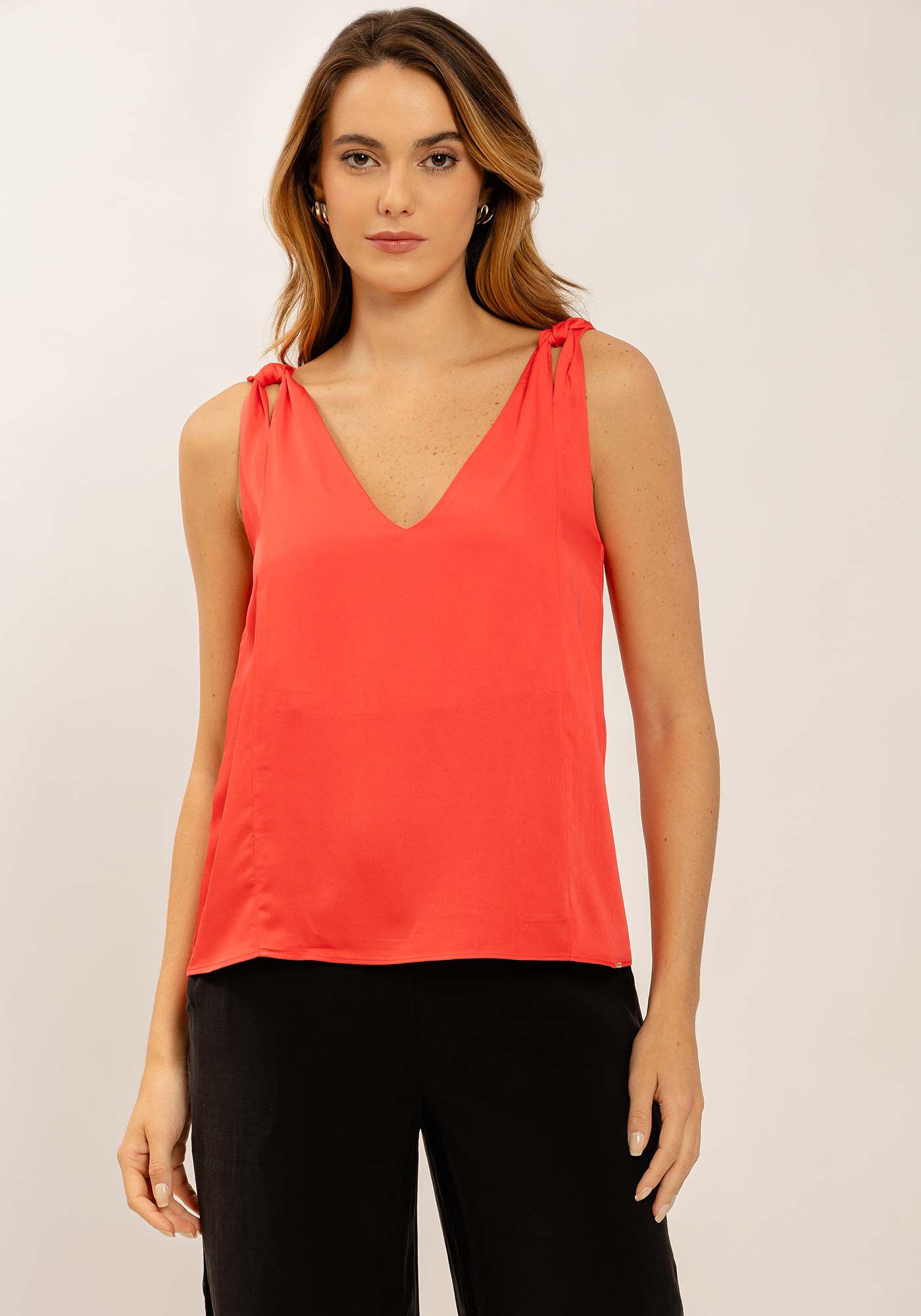 Blusa Decote V com Amarra&ccedil;&atilde;o Al&ccedil;as, , large.