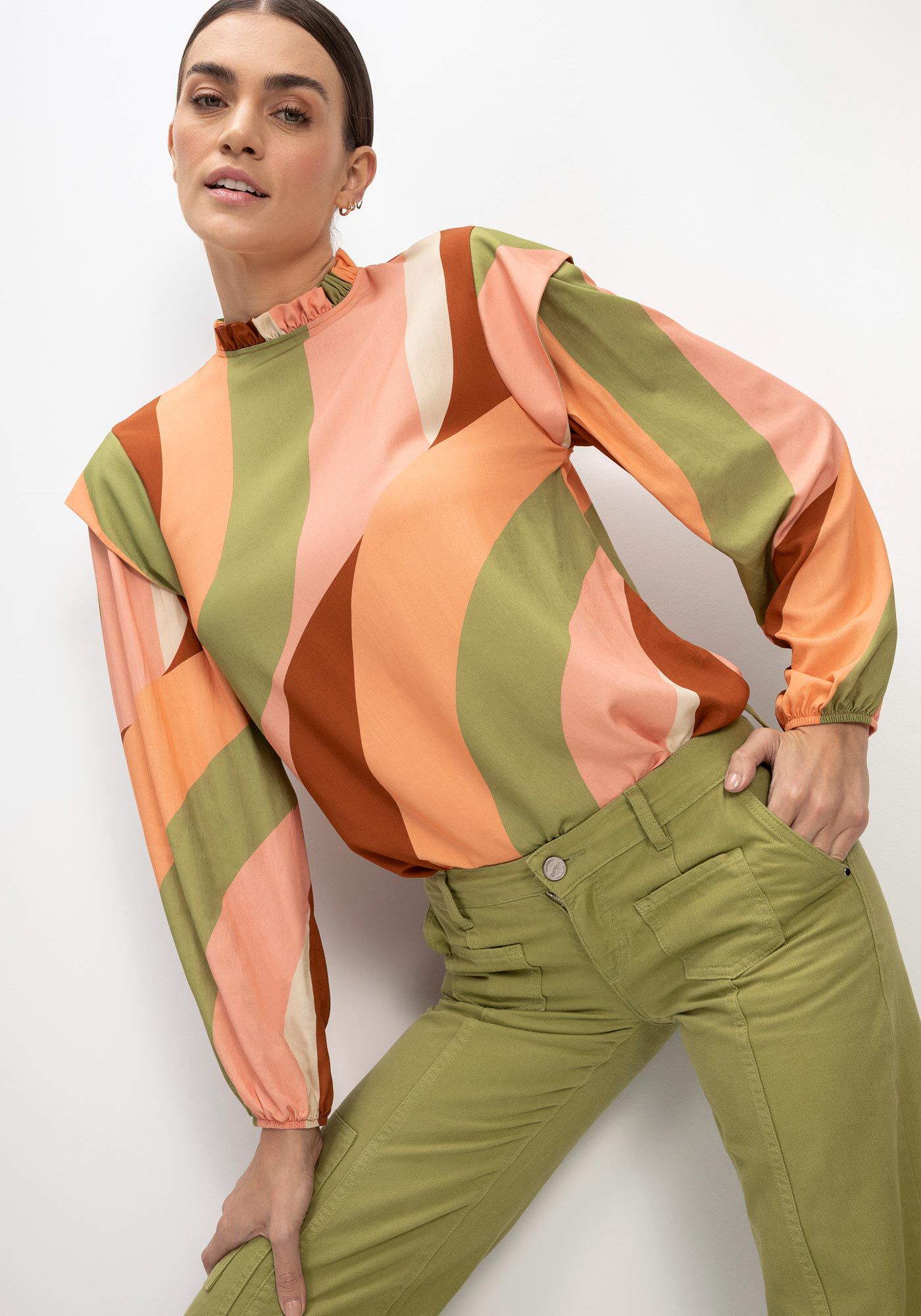 Blusa Manga Longa com Recorte Ombros, ARCO IRIS, large.