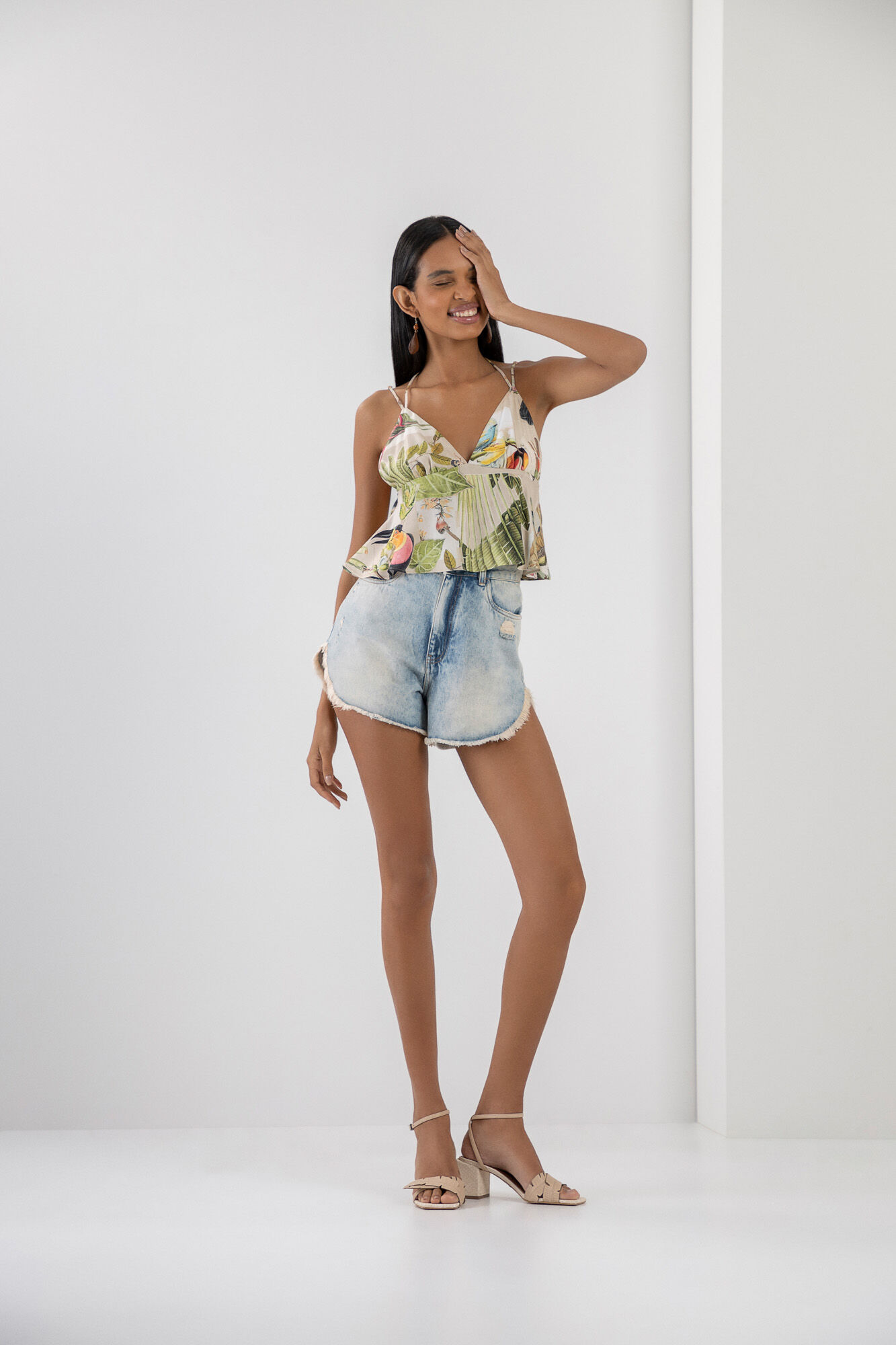 Blusa com Al&ccedil;as em Viscose Estampada, , large.