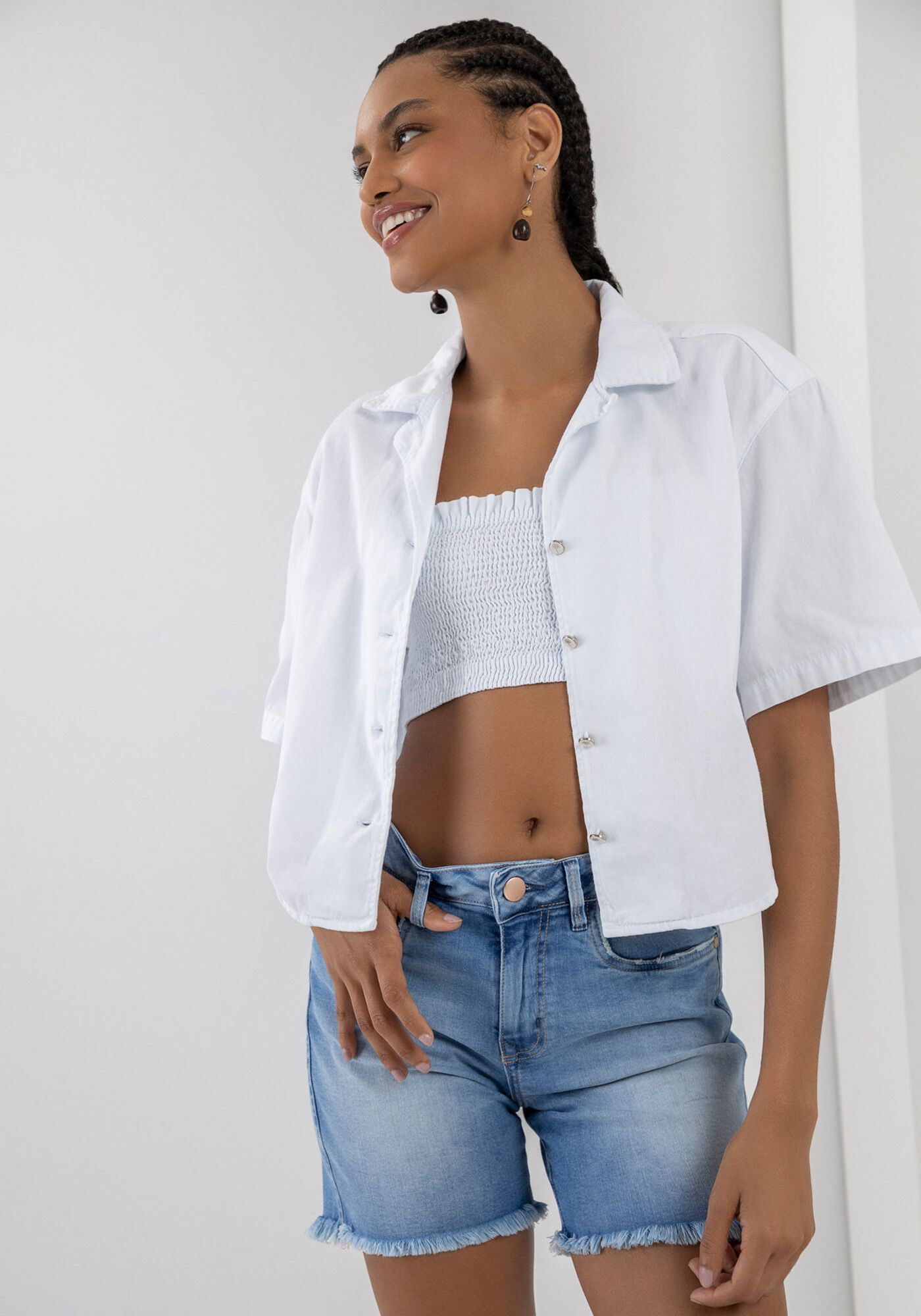 Shorts Jeans Justo Cintura M&eacute;dia com Elastano, , large.