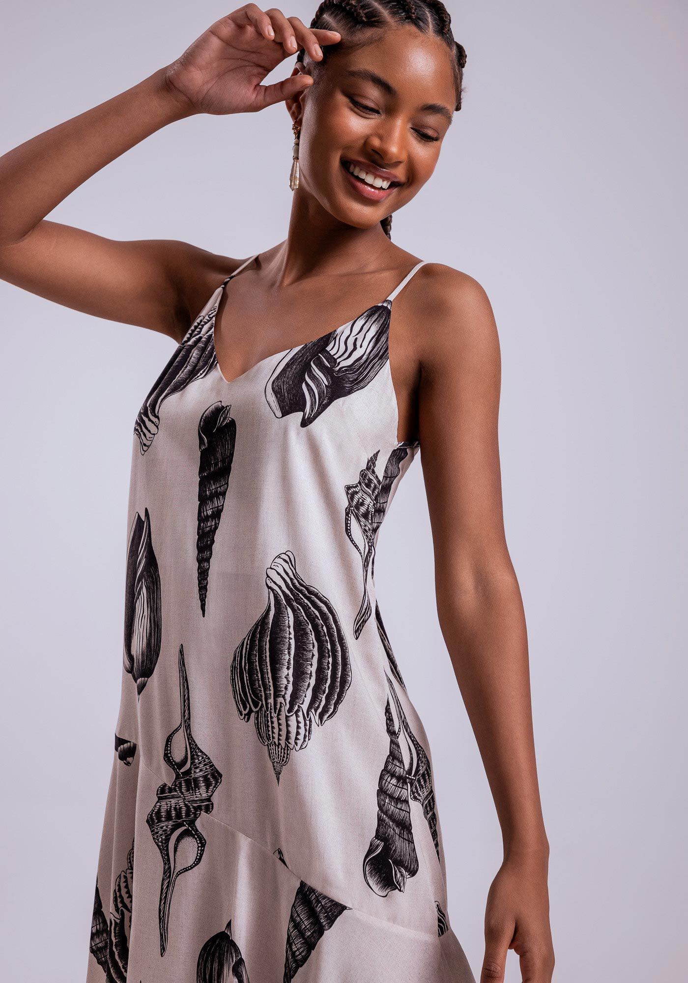 Vestido de viscose com babado na barra top