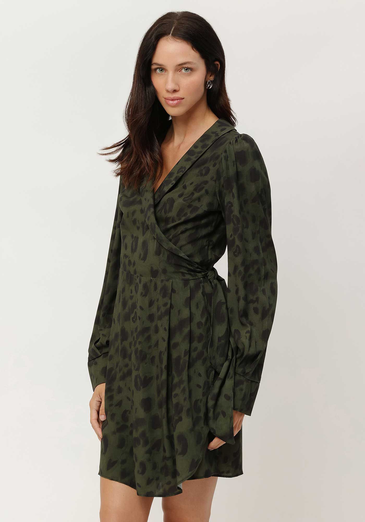 Vestido Curto Manga Longa em Viscose Transpassado, , large.