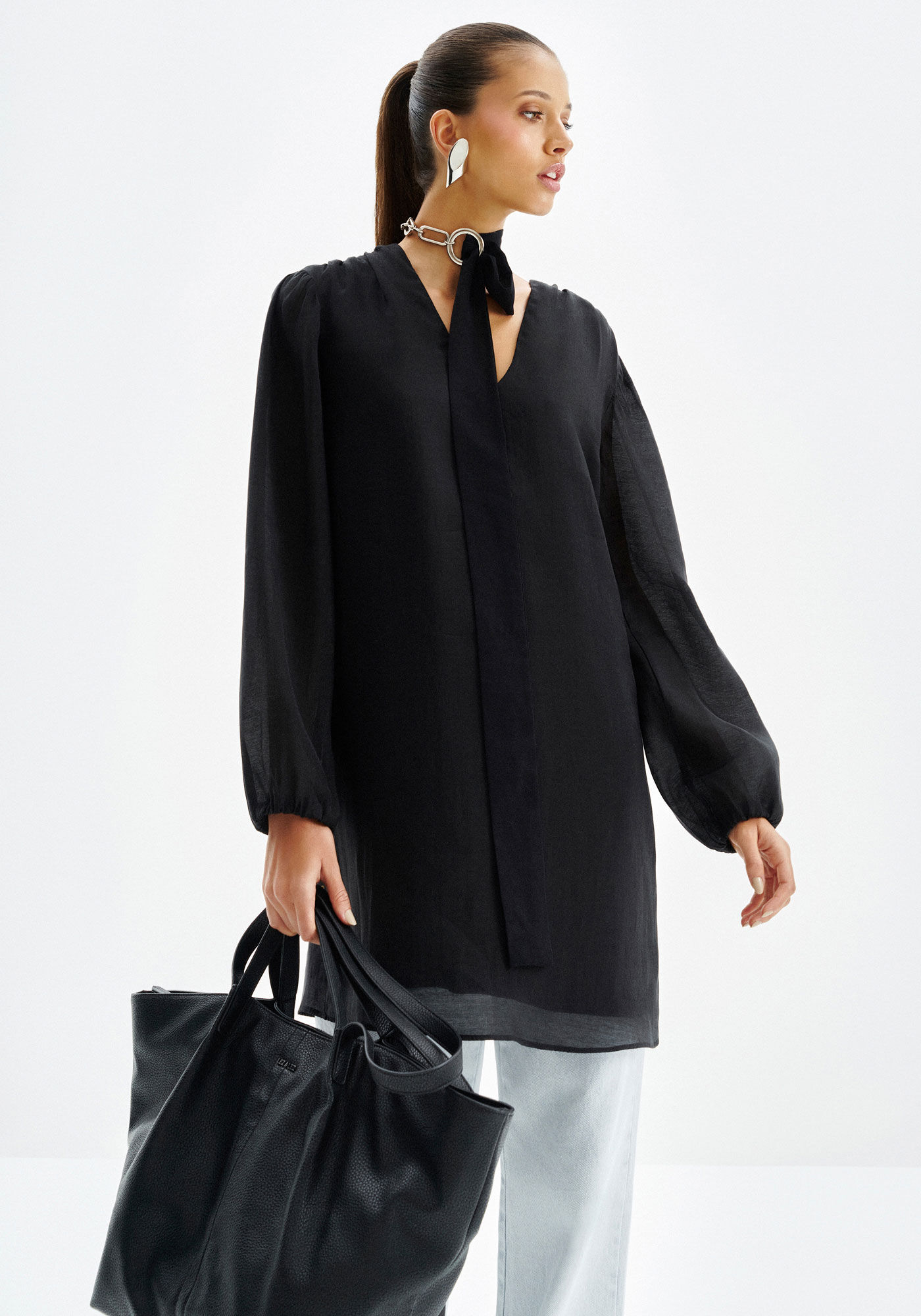 Vestido Curto Manga Longa com Cinto Paet&ecirc;s, PRETO REATIVO, large.