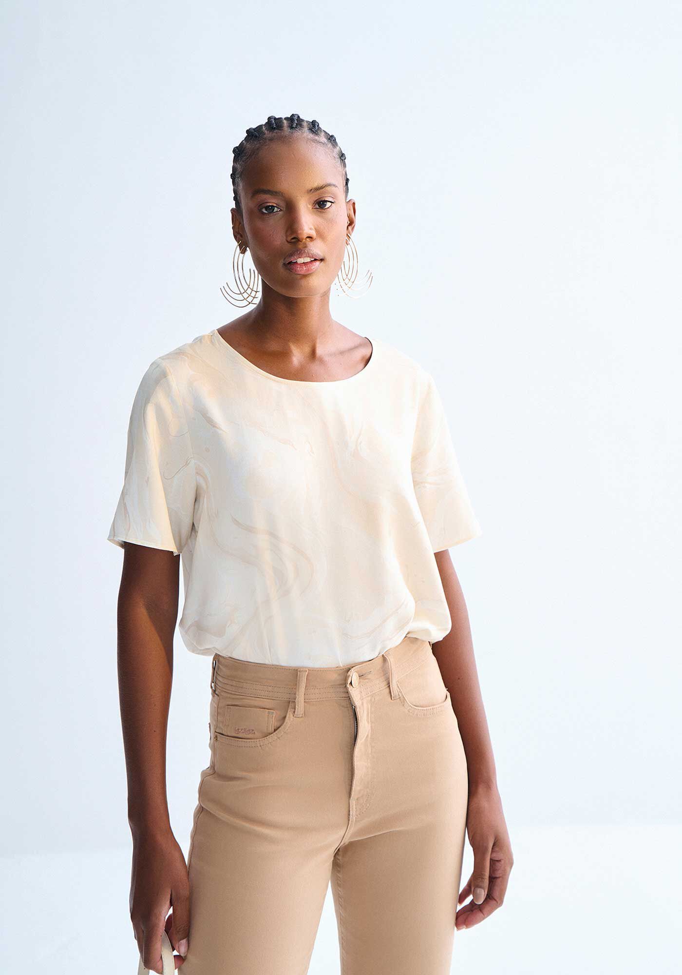 Blusa Manga Curta Ampla em Viscose Estampada, , large.