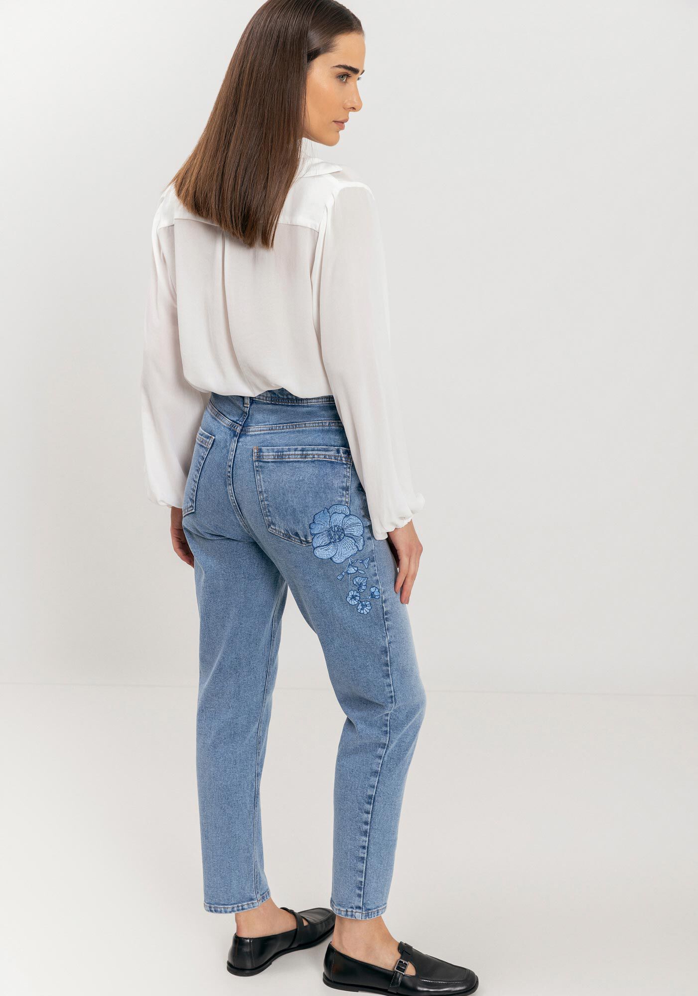 Cal&ccedil;a Mom Jeans Comfort Com Cintura Alta E Bolsos, , large.