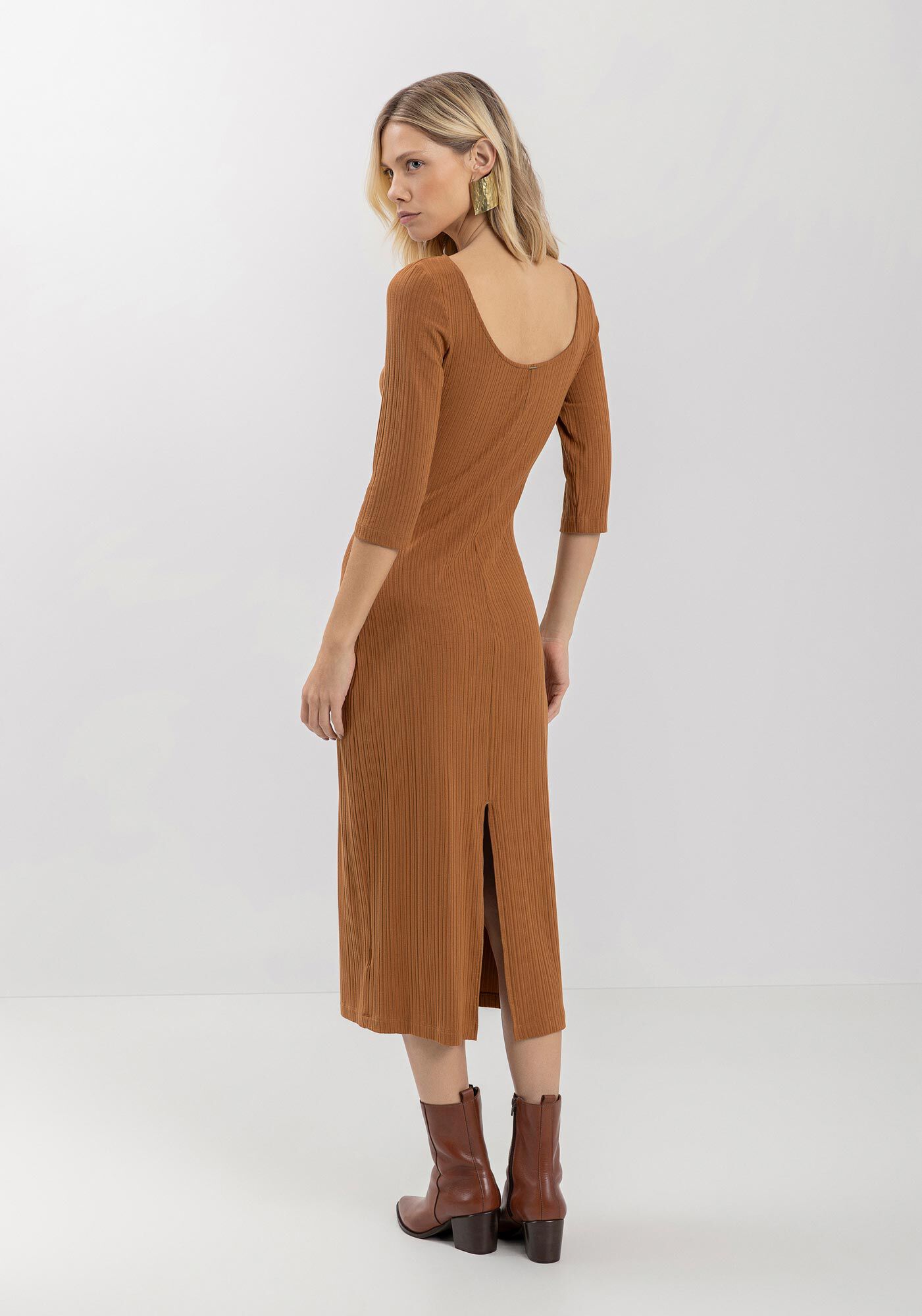 Vestido Midi Em Malha Canelada Com Fenda E Mangas M&eacute;dias, , large.