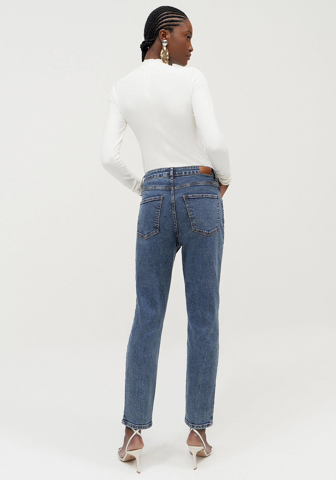 Cal&ccedil;a Jeans Mom Comfort Super Alta Cropped, , large.