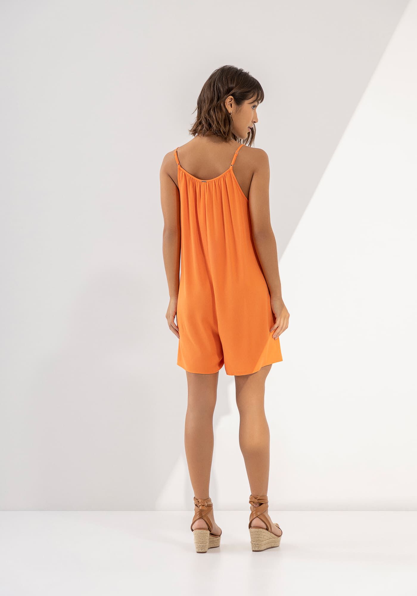 Macac&atilde;o Curto Amplo em Viscose com Faixa, , large.