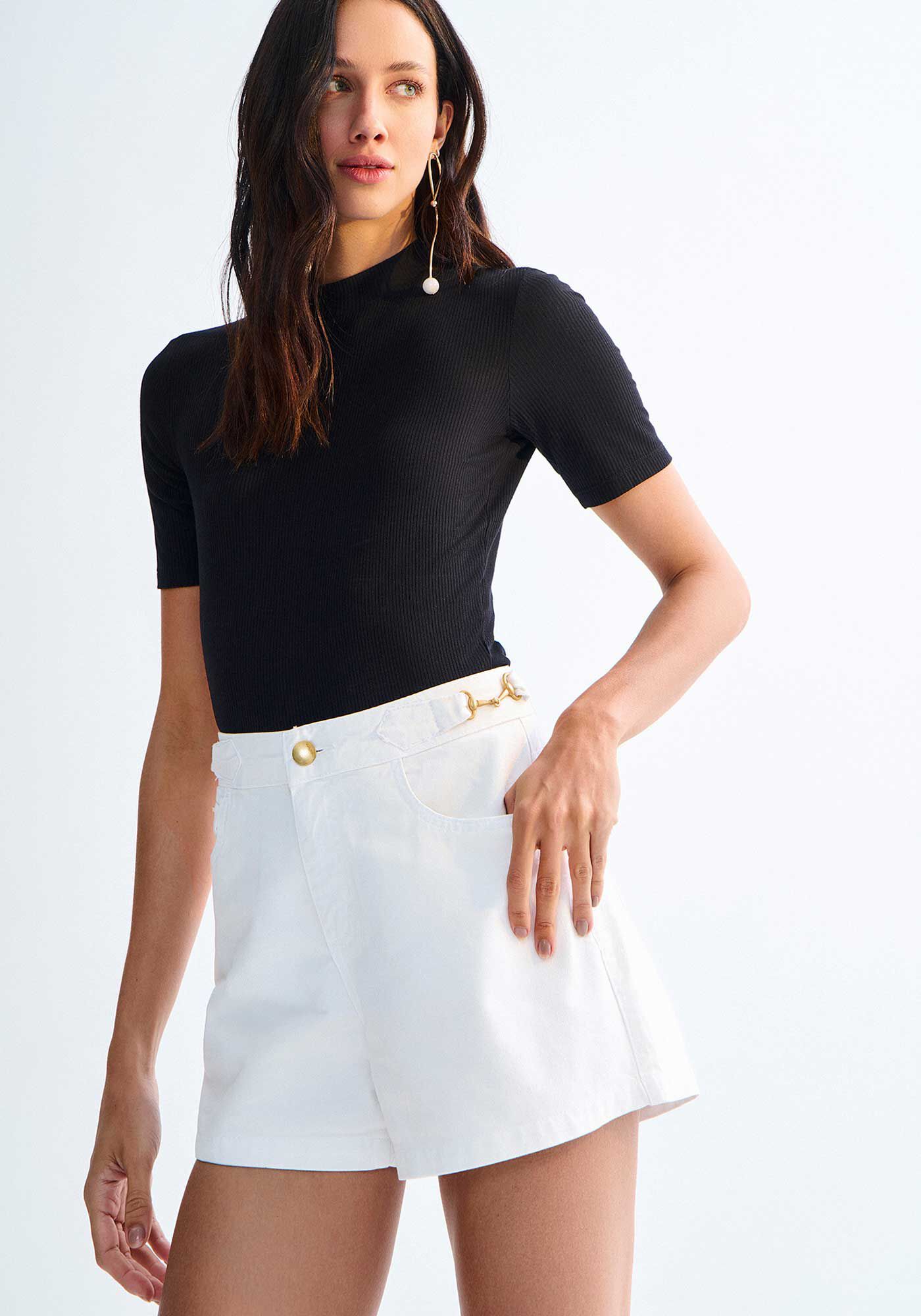 Shorts Sarja Boyfriend Cintura Alta com Detalhe C&ouml;s, , large.