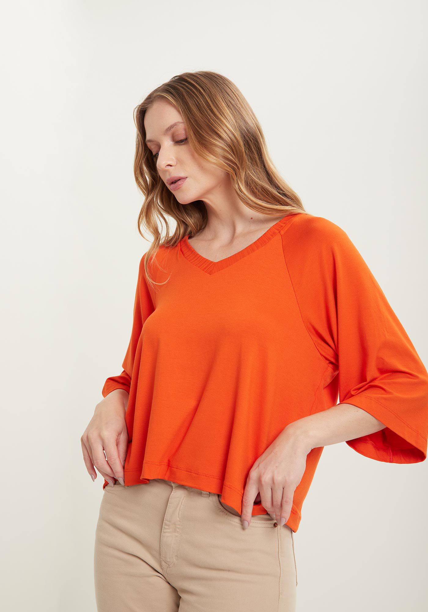 Blusa Ampla Com Mangas M&eacute;dias E Decote Em V, , large.