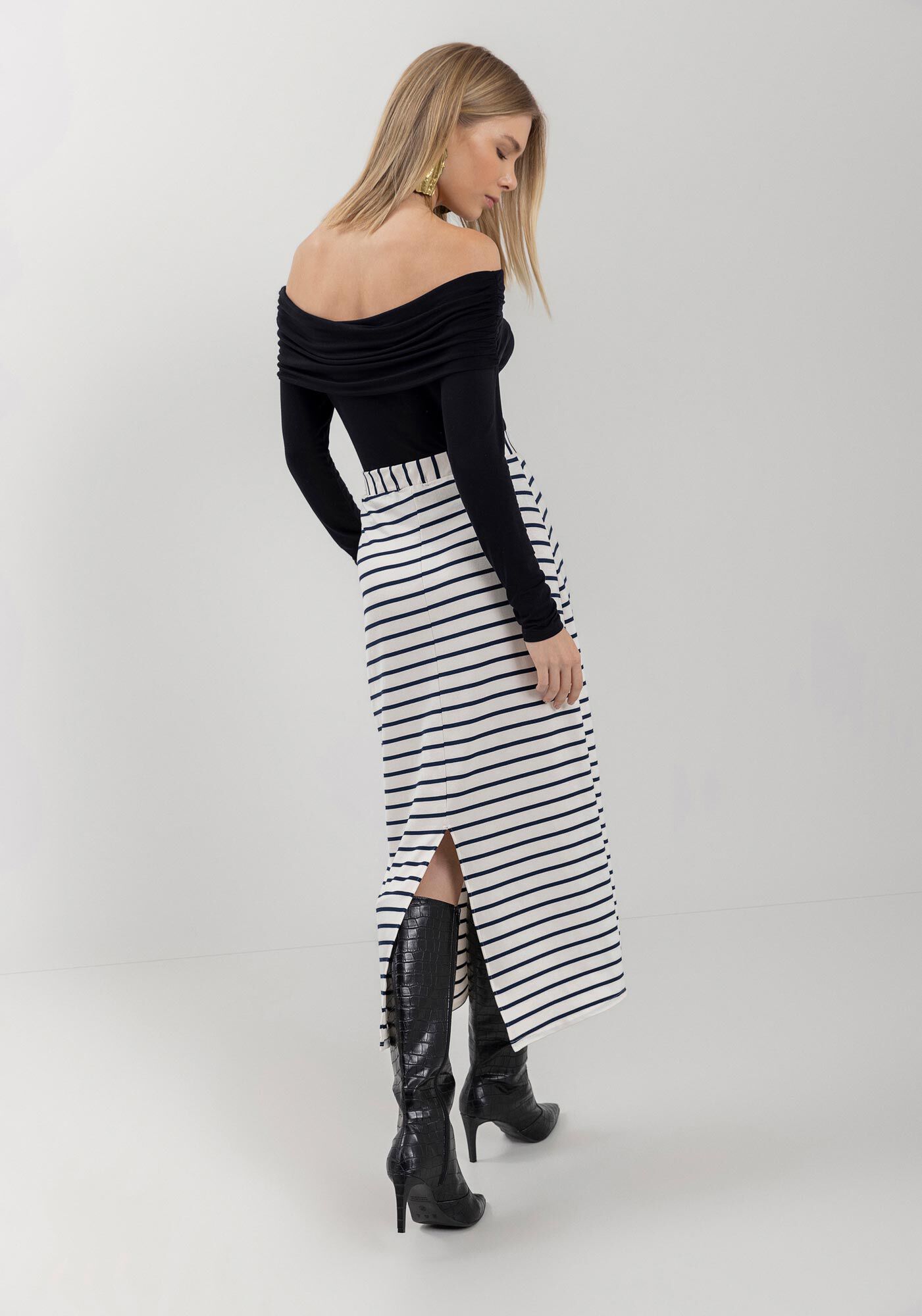 Saia Midi Ch&aacute; Listrada Com Cintura Alta E Fenda Posterior, BRANCO OFF WHITE, large.