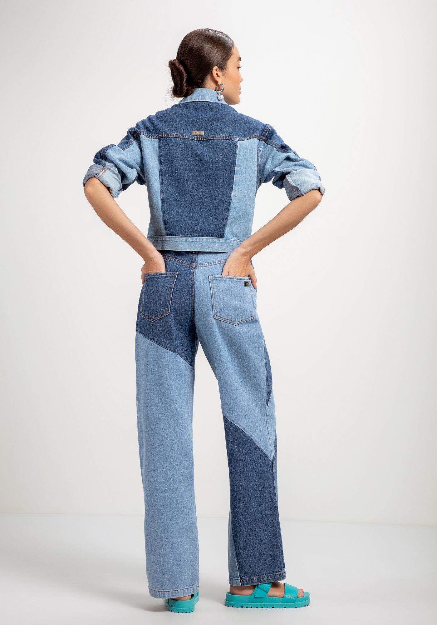 Cal&ccedil;a Jeans Wide Leg com Recortes Duo Denim, JEANS, large.