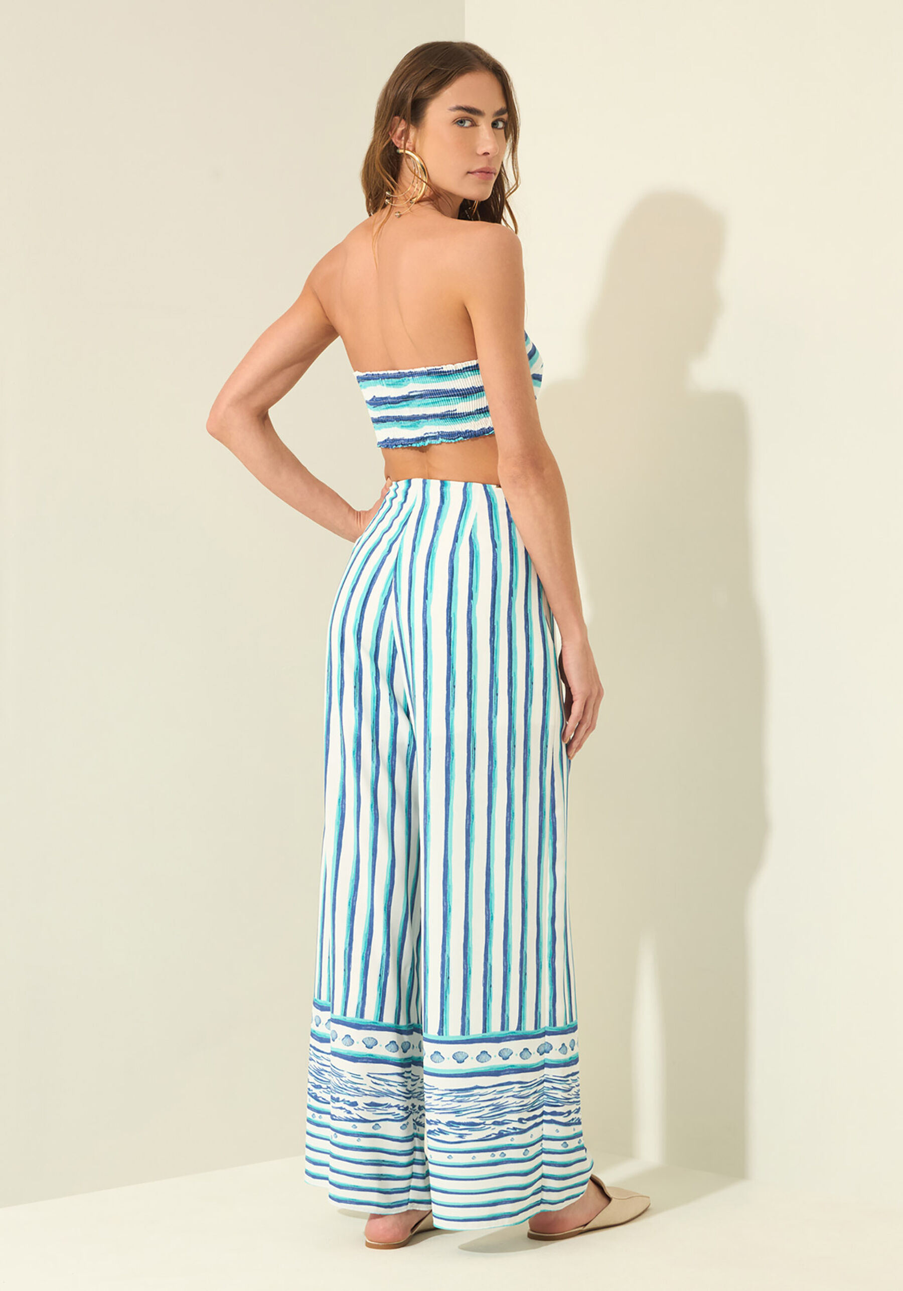 Calça Reta Estampada Com Cintura Alta, MARE BEGE. Calça Reta Estampada Com Cintura Alta, MARE BEGE, large.