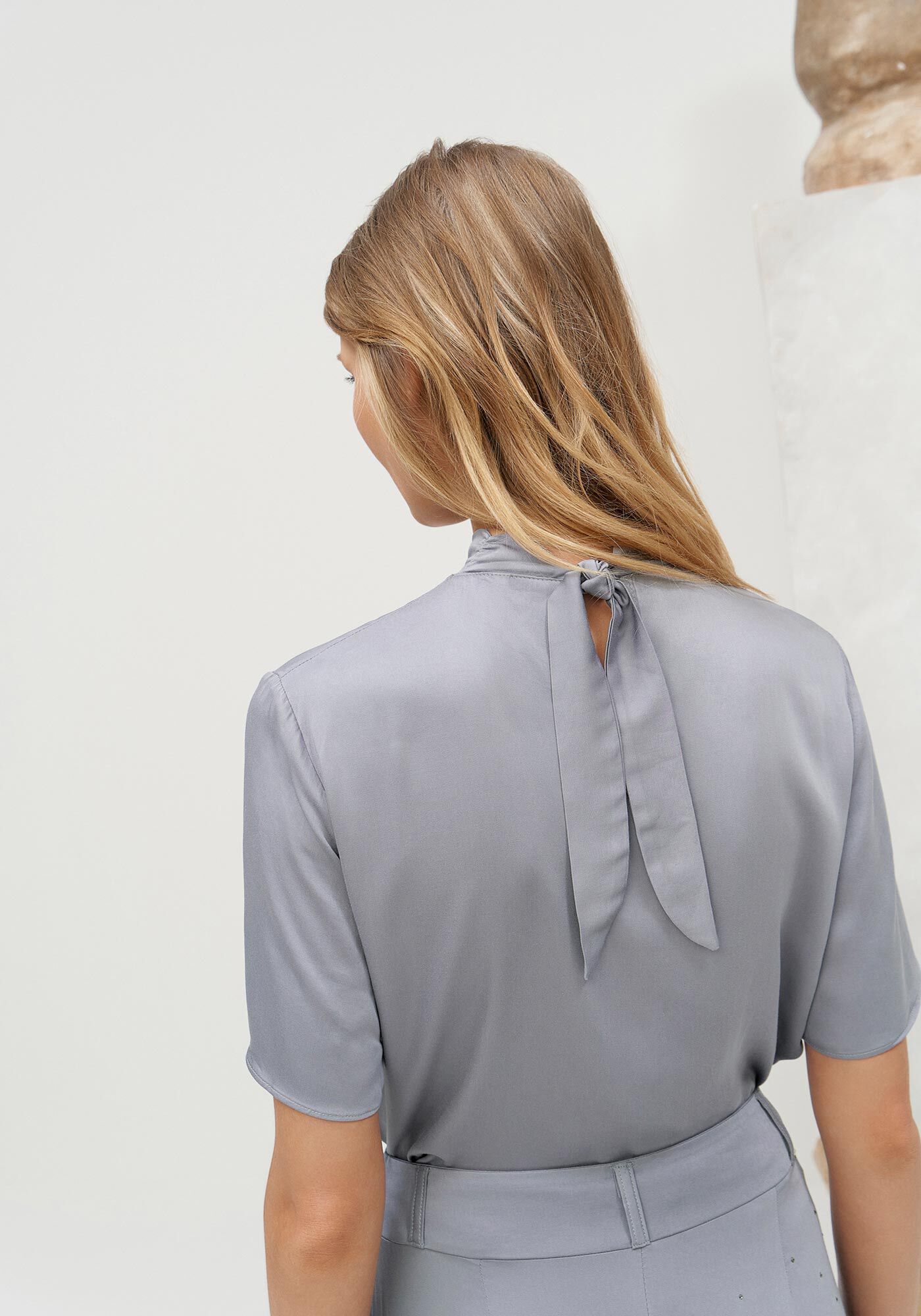 Blusa Manga Curta com Amarra&ccedil;&atilde;o Gola Alta, , large.