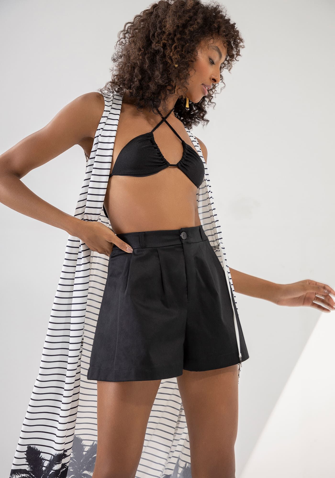 Shorts de Alfaiataria Acetinado com Cintura Alta, , large.